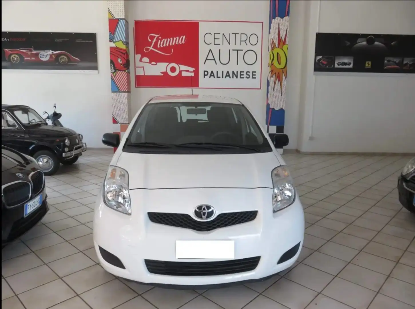 Toyota Yaris Yaris II 2005 5p 1.0 Now my10 * Weiß - 1