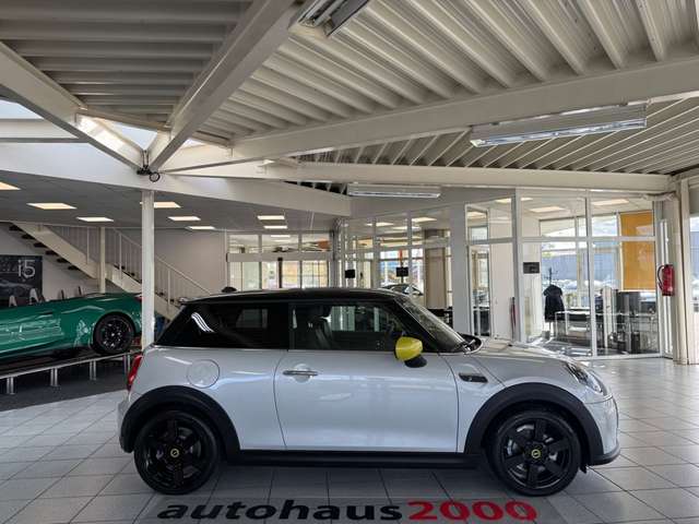 MINI Cooper SE Electric Trim AUT./NAVI/PDC/DAB