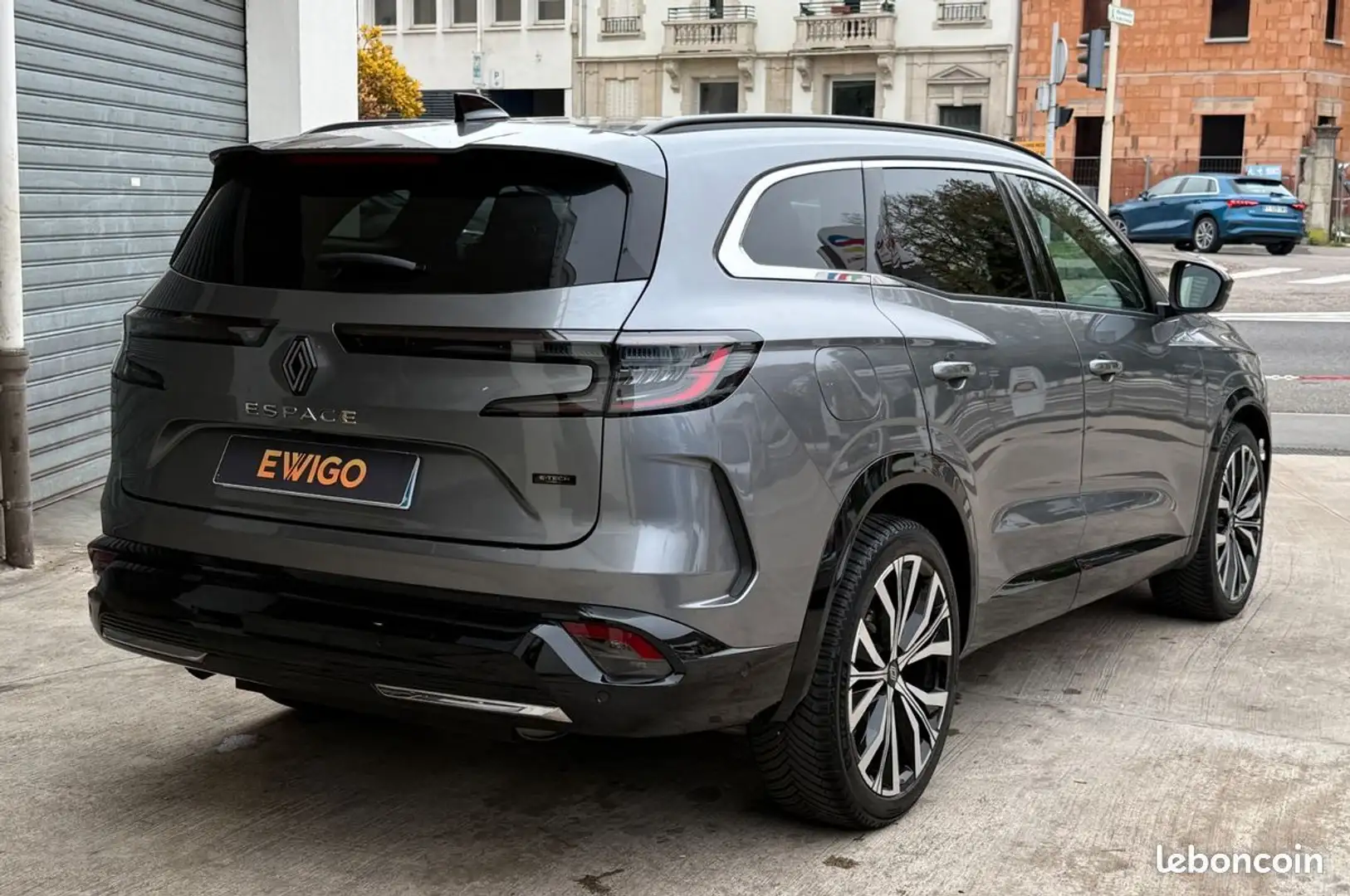 Renault Espace vi (2) 1.2 full hybrid e-tech 200 iconic 7 places + camera 360 sieges chauffants Grigio - 2