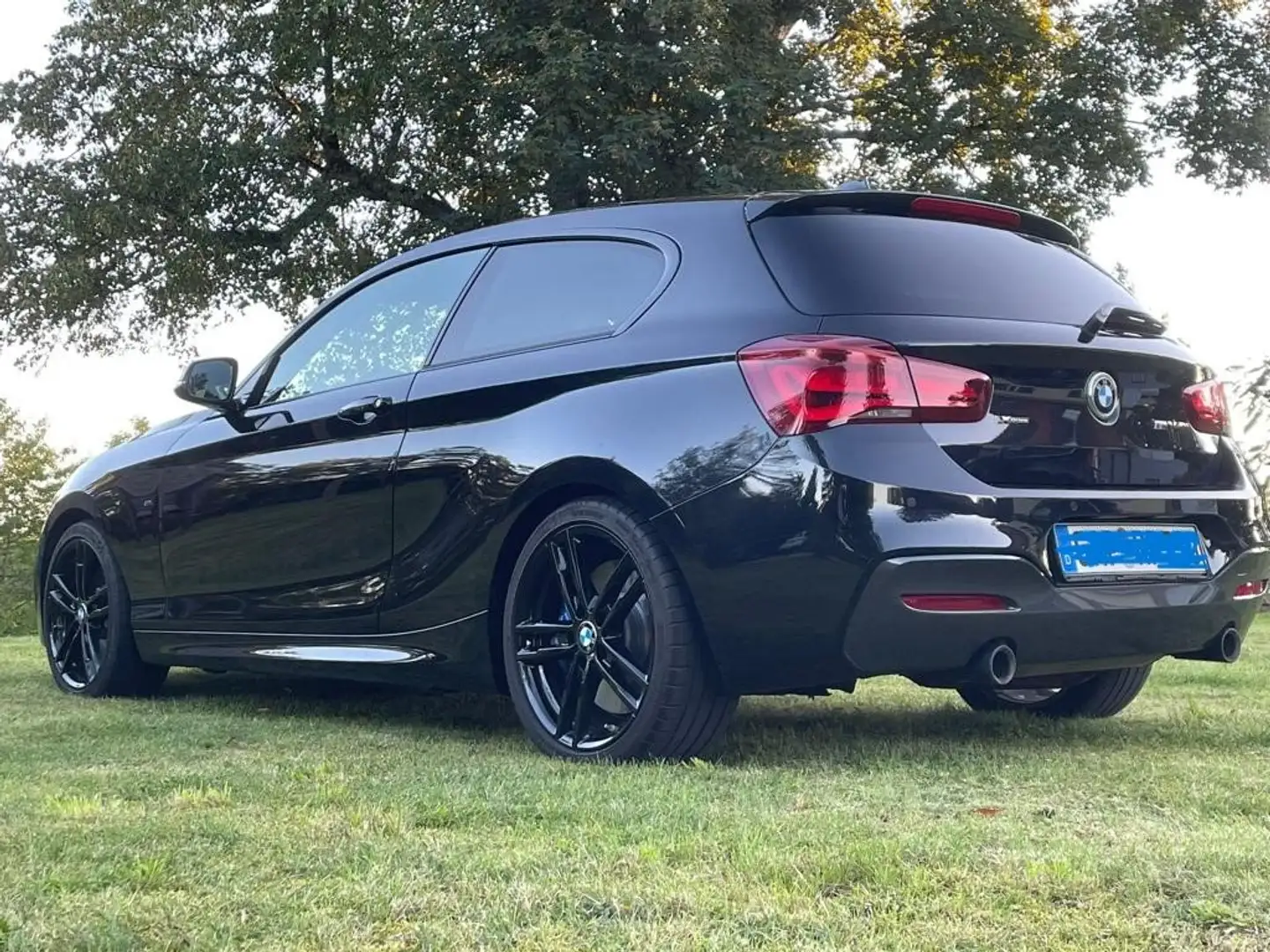 BMW 140 M140i xDrive Sport-Aut. Special Edition Fekete - 2