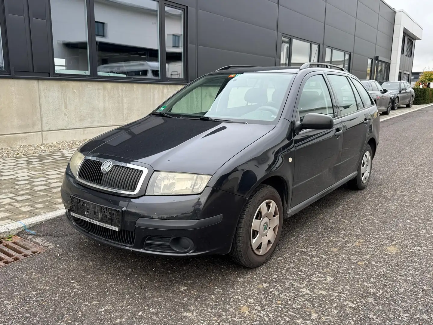 Skoda Fabia Cool Edition 1.4 Schwarz - 2