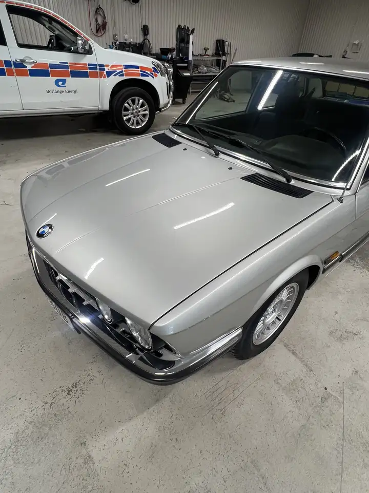 BMW 520i, foto 12