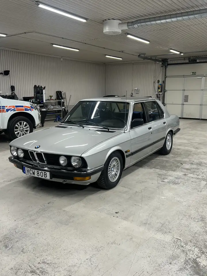 BMW 520i, foto 8