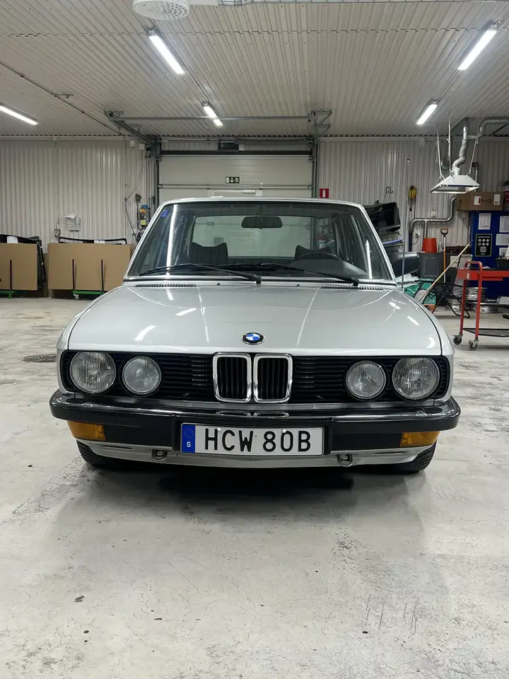 BMW 520i, foto 11