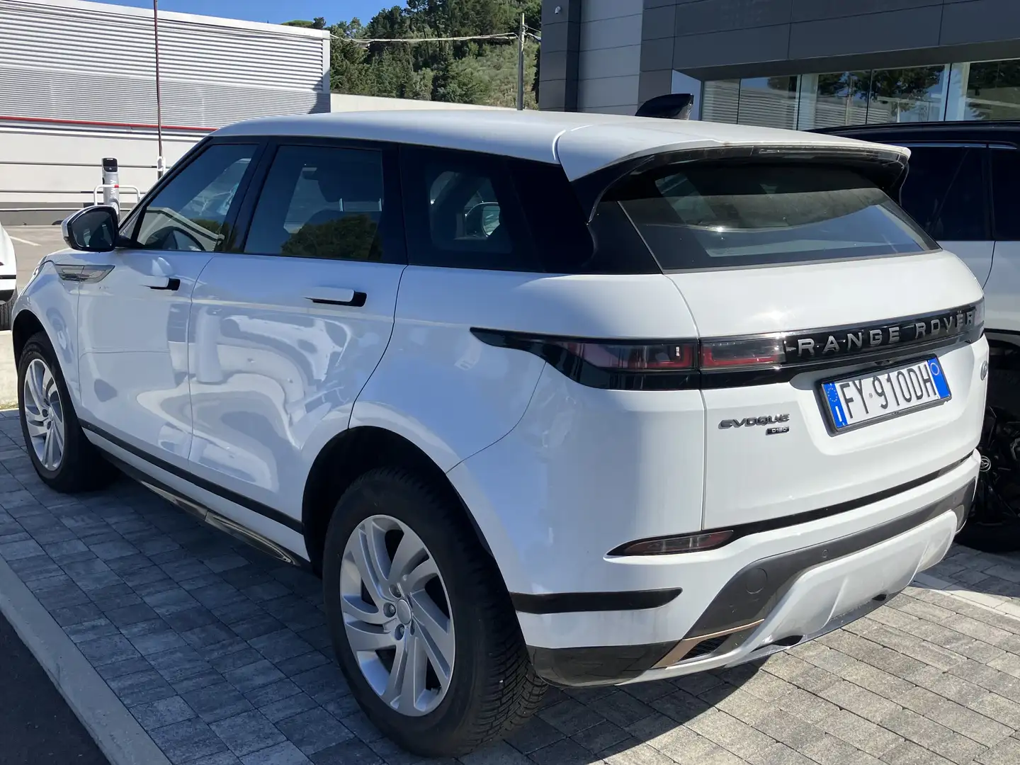 Land Rover Range Rover Evoque Evoque 2.0d mhev R-Dynamic rata mensile 240€* Bianco - 2