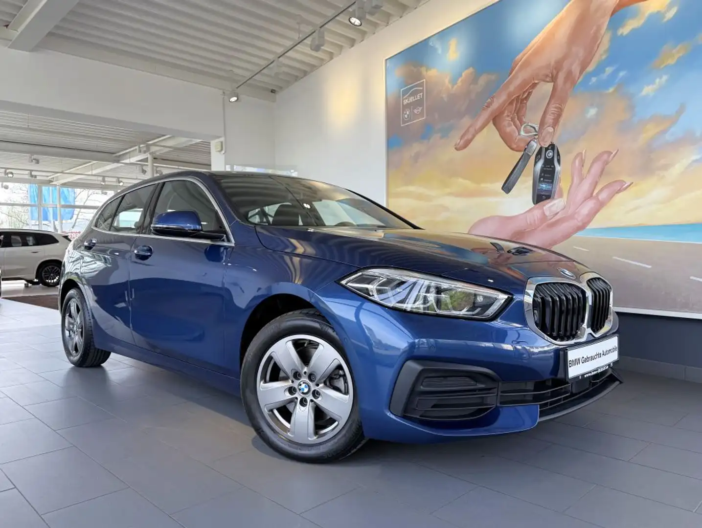 BMW 118 i KAM+HUD+AHK+adp.LED+DAB+TEM+SITZ+NAV-LCprof Blau - 2