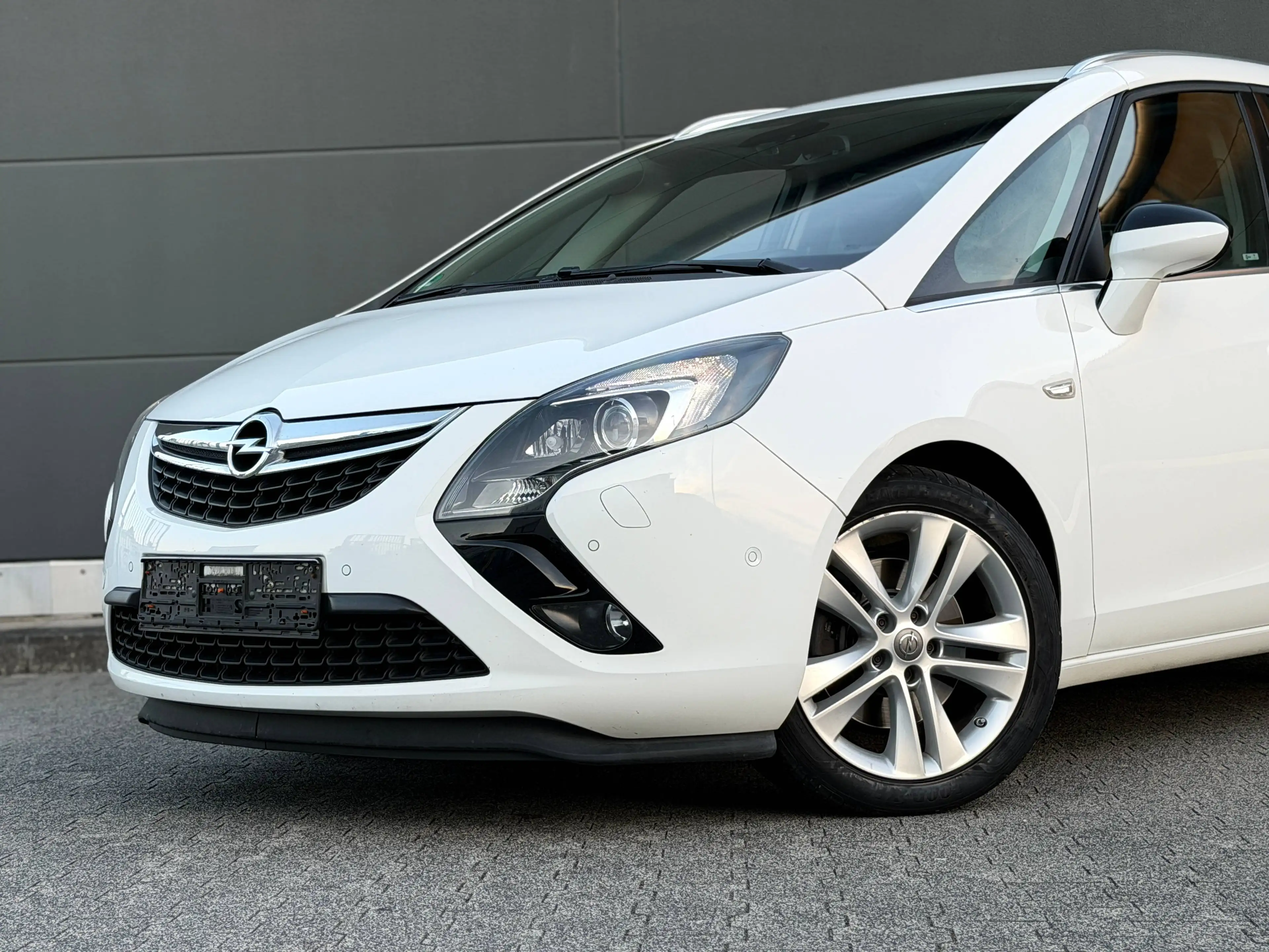 Opel Zafira Tourer Innovation *7-Sitze* Navi Rkam Totwinkelassistent Elektri. Sitze — photo 14