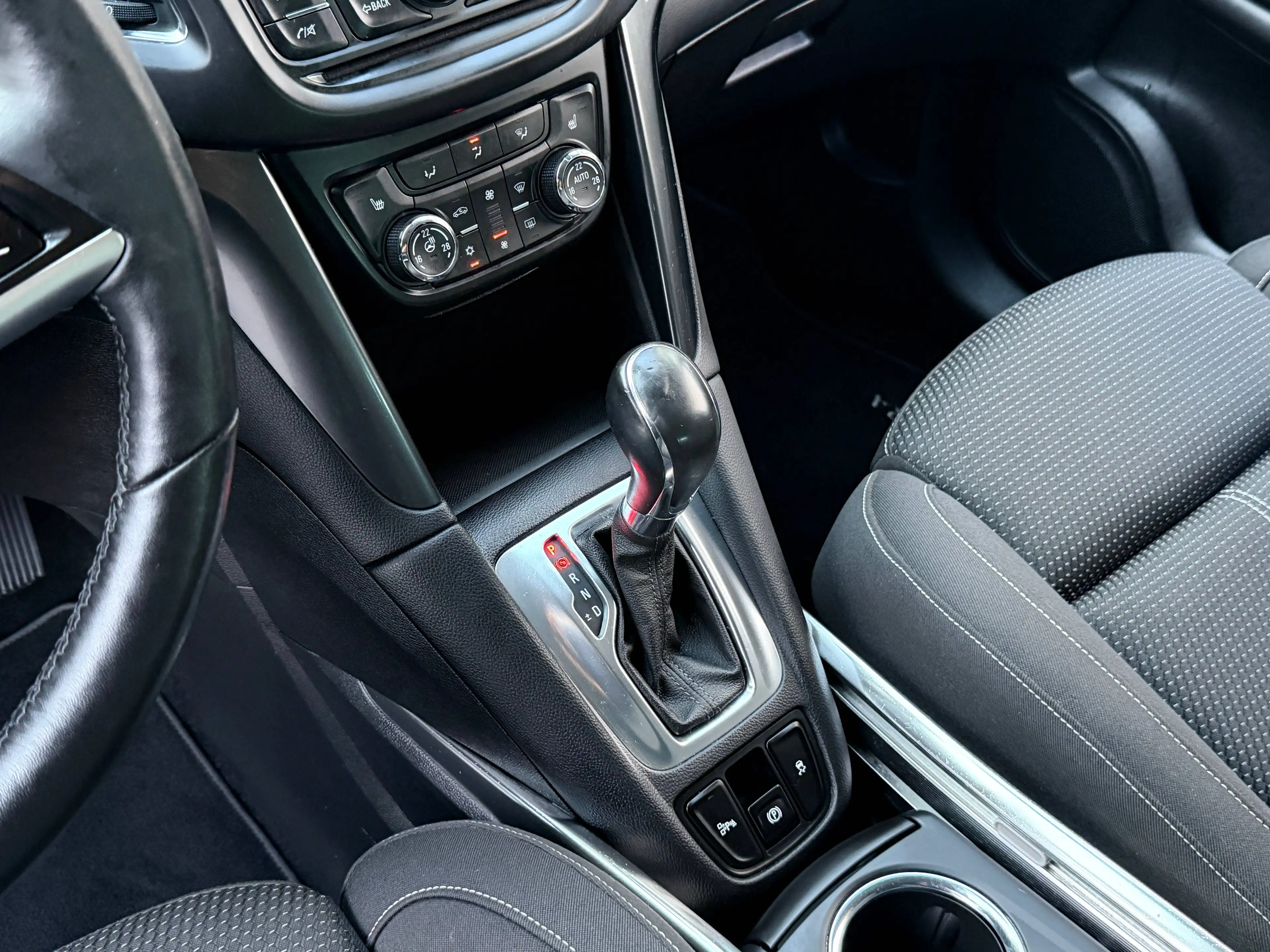 Opel Zafira Tourer Innovation *7-Sitze* Navi Rkam Totwinkelassistent Elektri. Sitze — photo 7