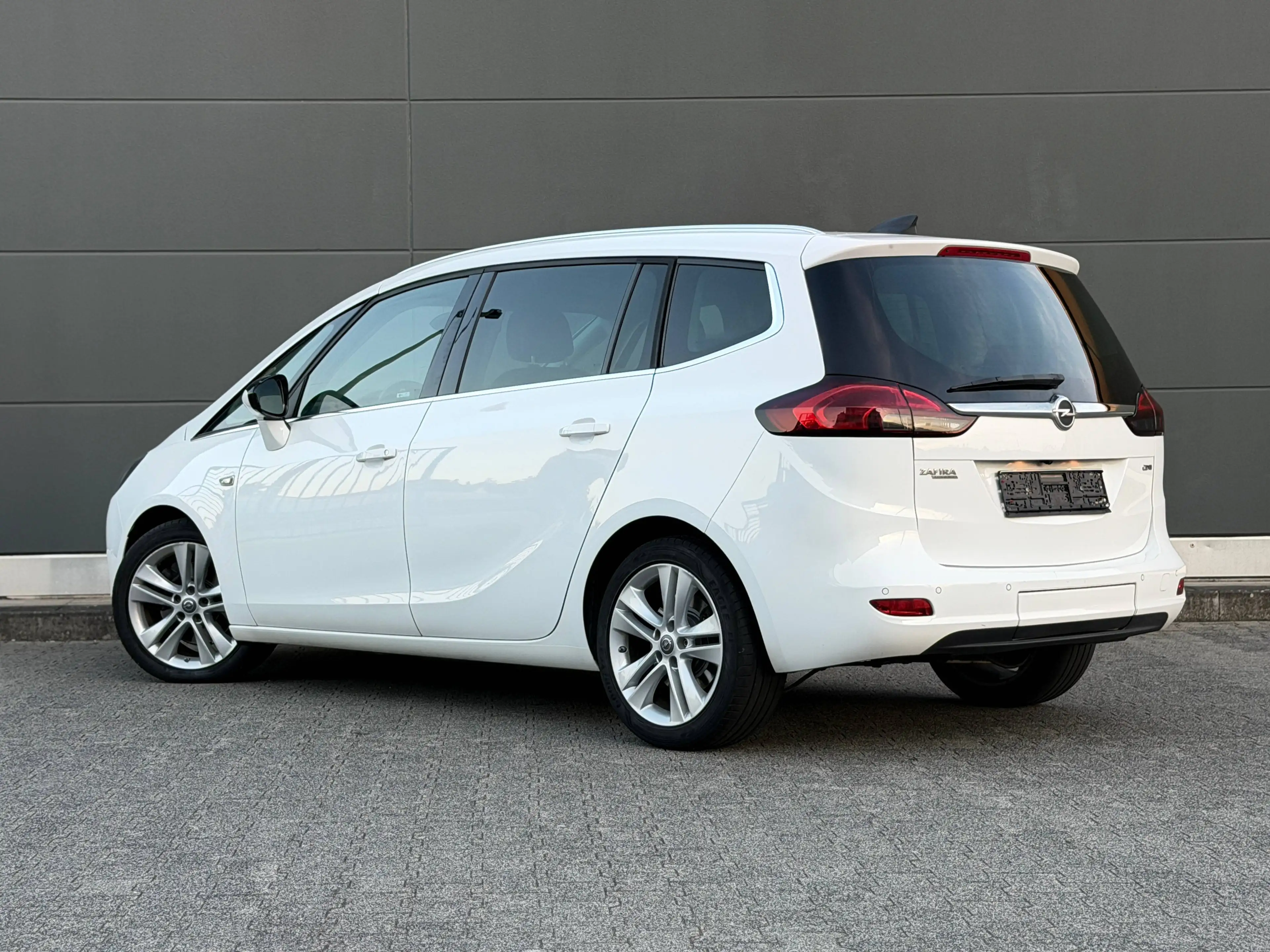 Opel Zafira Tourer Innovation *7-Sitze* Navi Rkam Totwinkelassistent Elektri. Sitze — photo 4