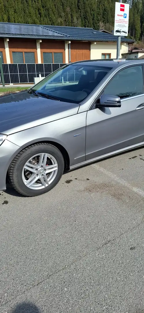 Mercedes-Benz E 200 E 200 Avantgarde BlueEfficiency CDI Aut. Avantgarde Grau - 2