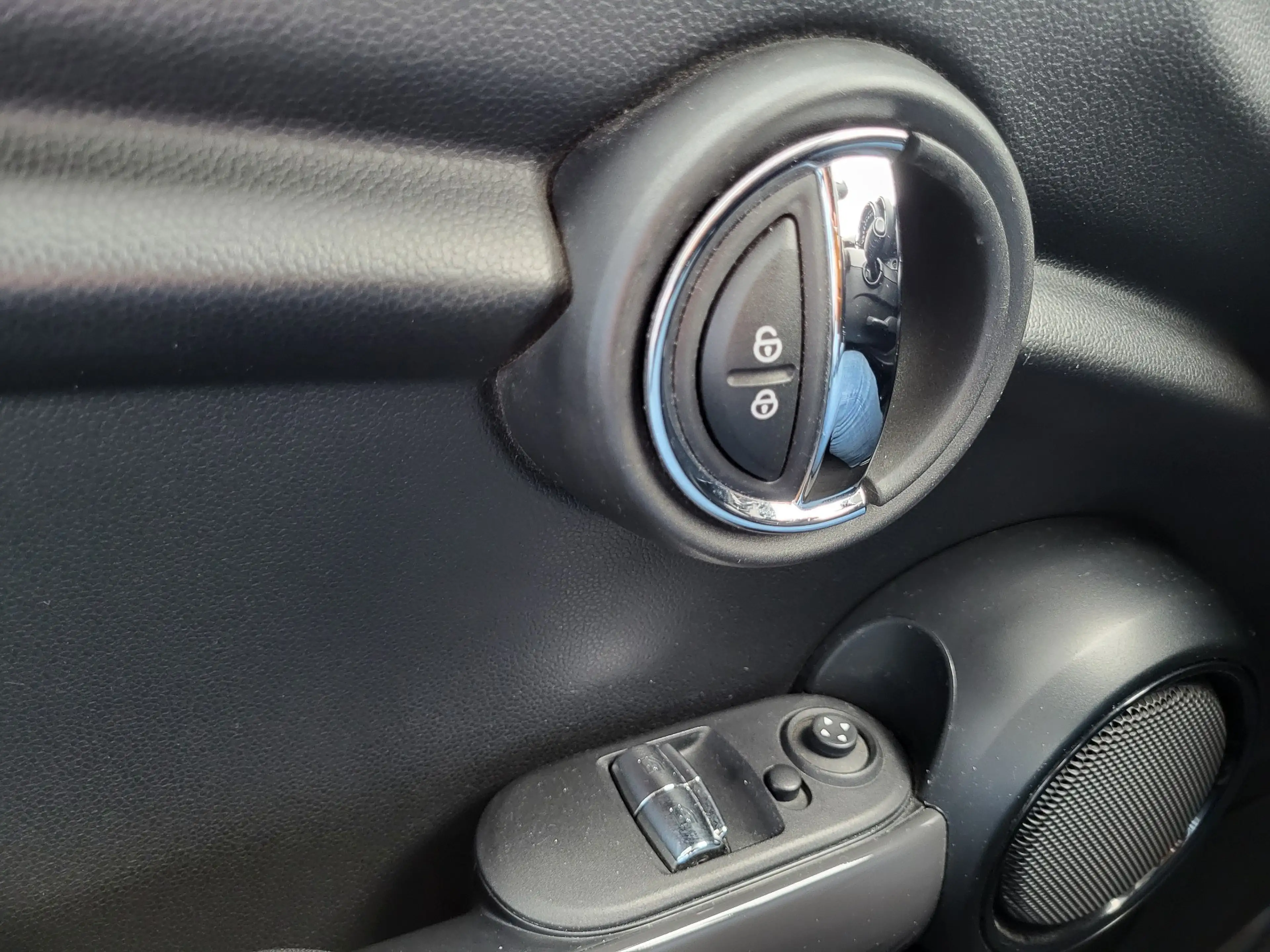 MINI One Mini 1.2 One First — photo 10