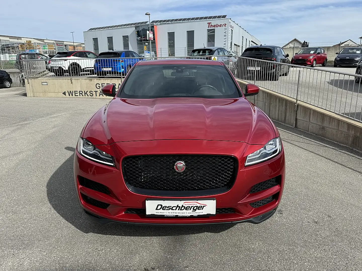 Jaguar F-Pace 30d AWD Portfolio Aut. Rot - 2