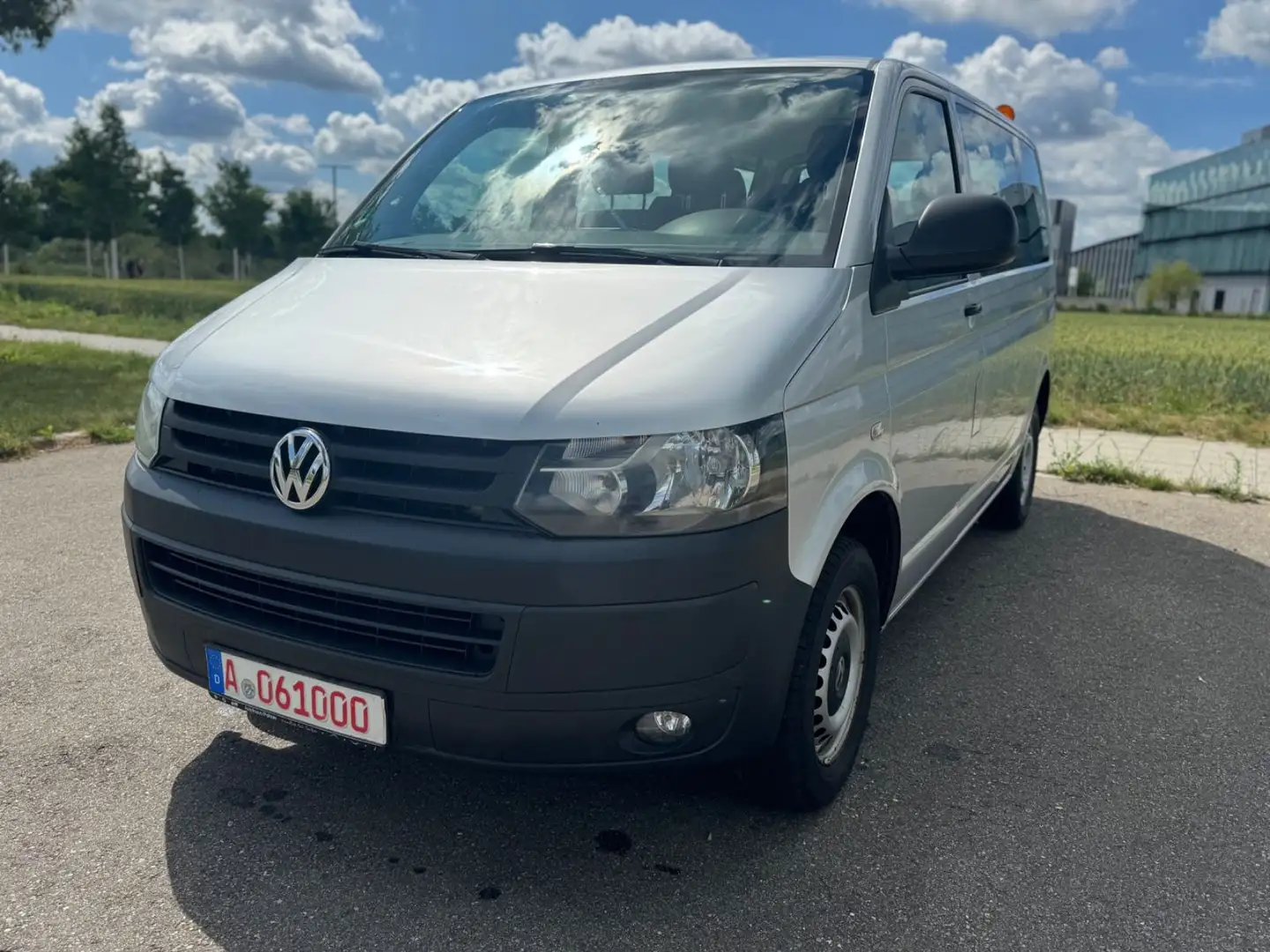 Volkswagen T5 Transporter 9Sitzer Klima TOP Silber - 1