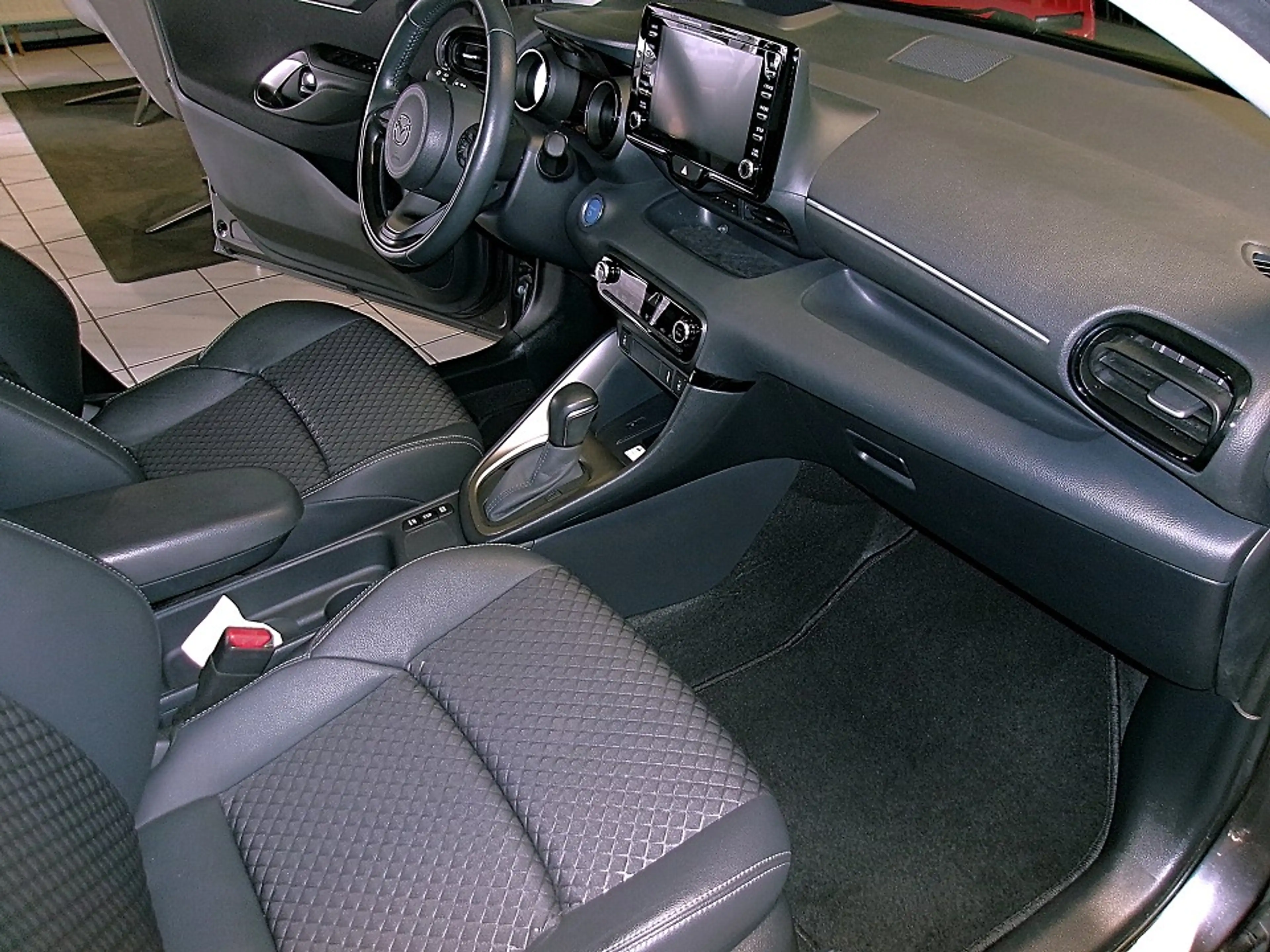 Mazda 2 Hybrid 1.5L VVT-i 116 PS AT FWD Selection — photo 12
