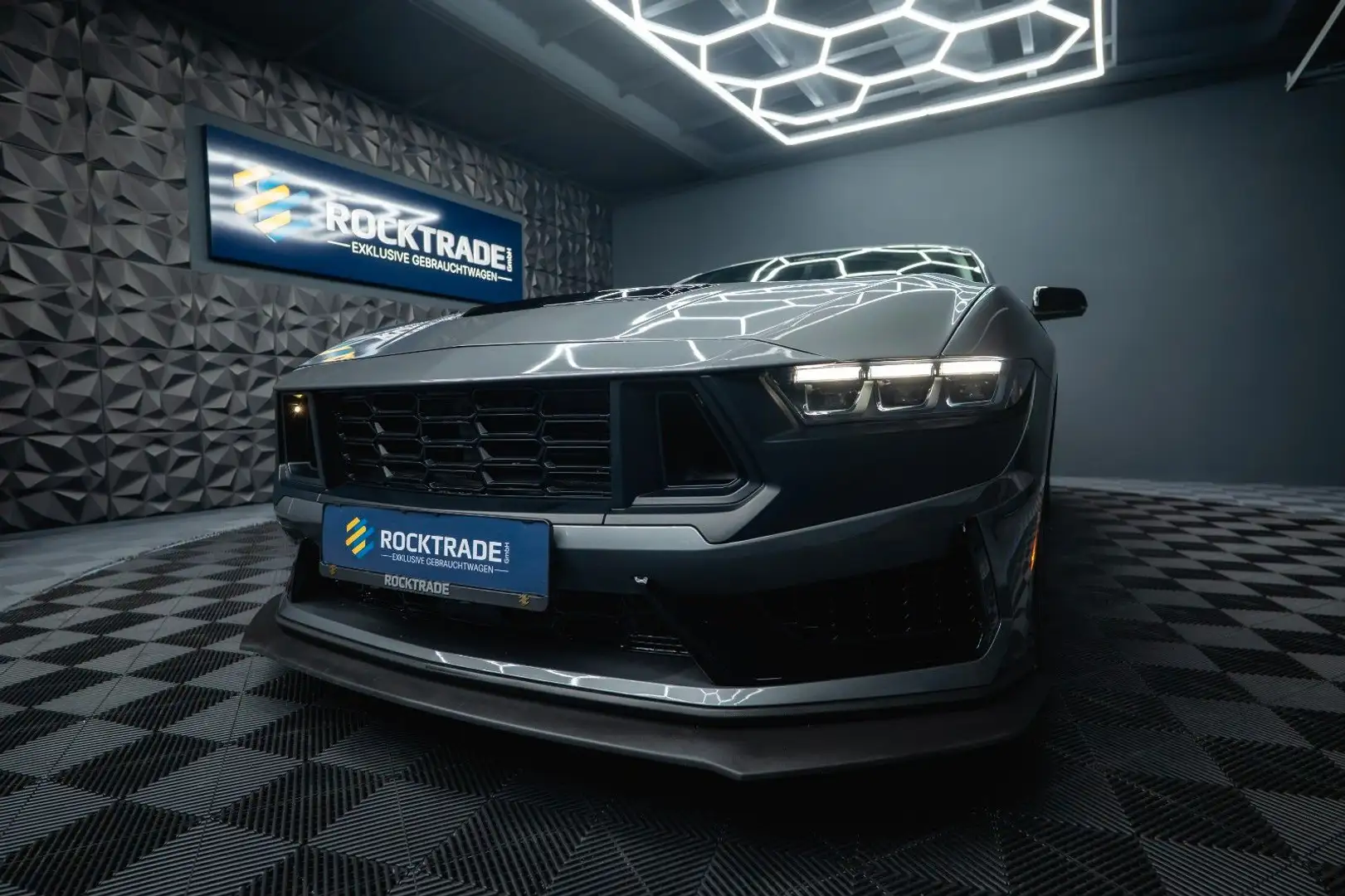 Ford Mustang GT Coupe 5.0 Ti-VCT V8 Performance LED Grau - 2