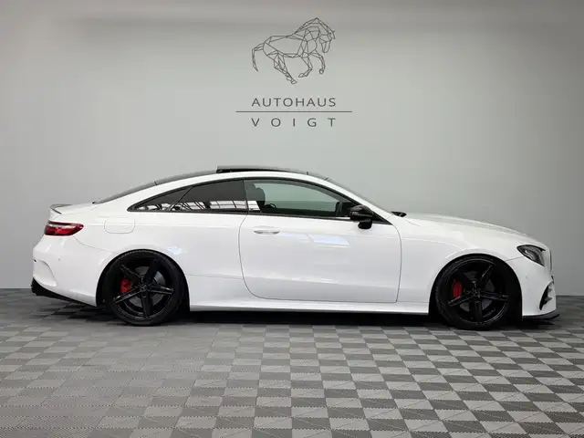 Mercedes-Benz Unknown Model view 4