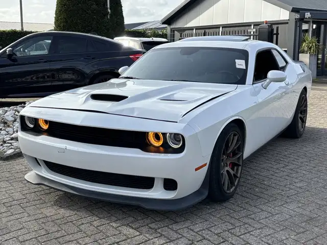 Dodge Challenger Hellcat SRT 6.2 V8 Supercharged LEES BESCHRIJVING