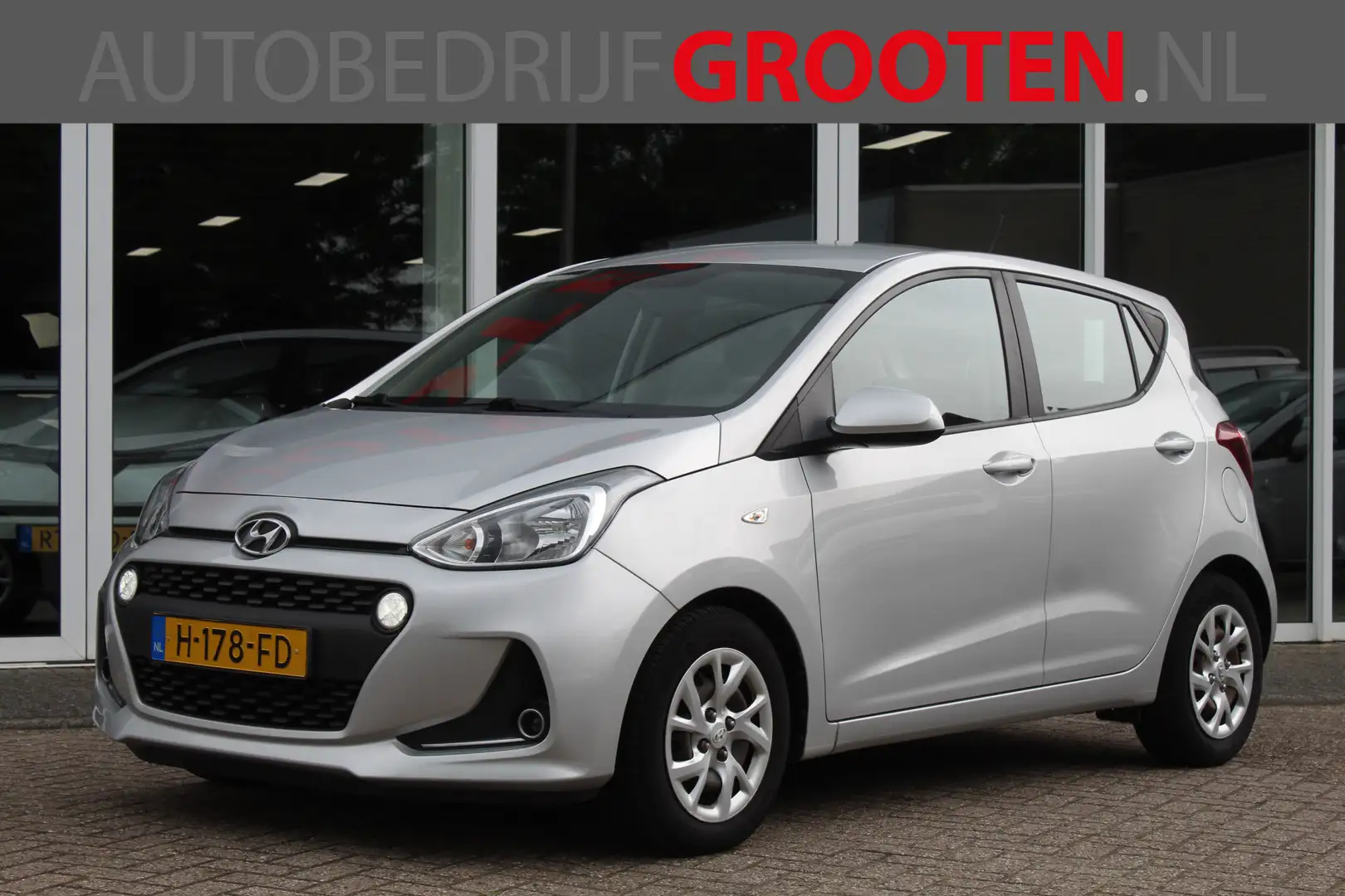 Hyundai i10 1.0i Comfort//Navi//Cruise!! Gris - 1