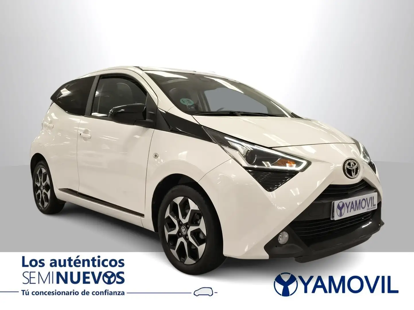 Toyota Aygo 70 x-wave Weiß - 2