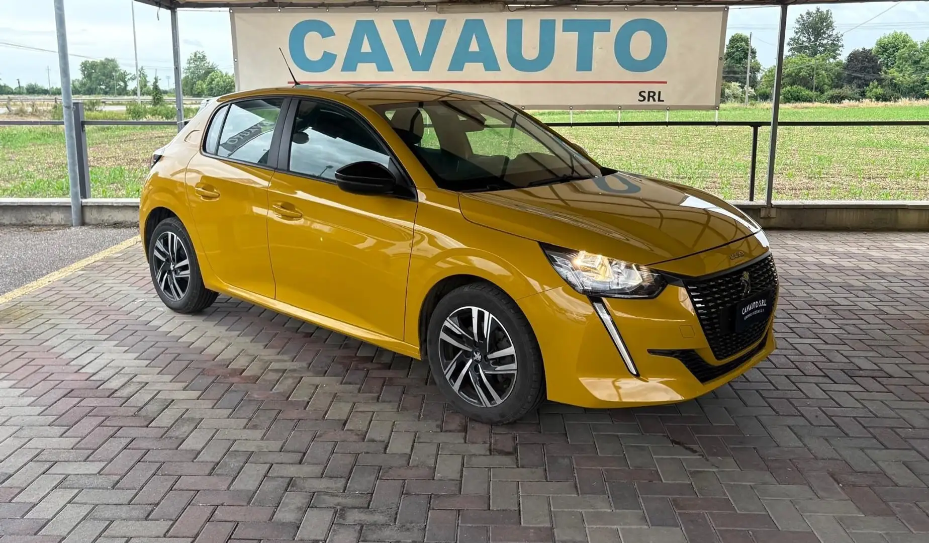 Peugeot 208 PureTech 100 Stop&Start 5 porte Active Giallo - 1