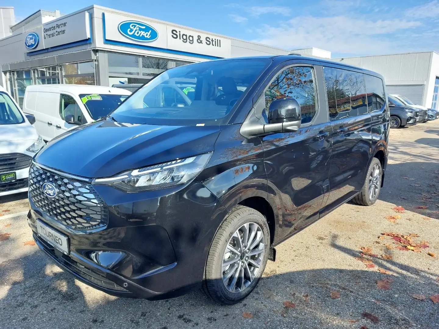 Ford Tourneo Custom E 340 L1 Titanium X *BEV*AHK Nero - 2