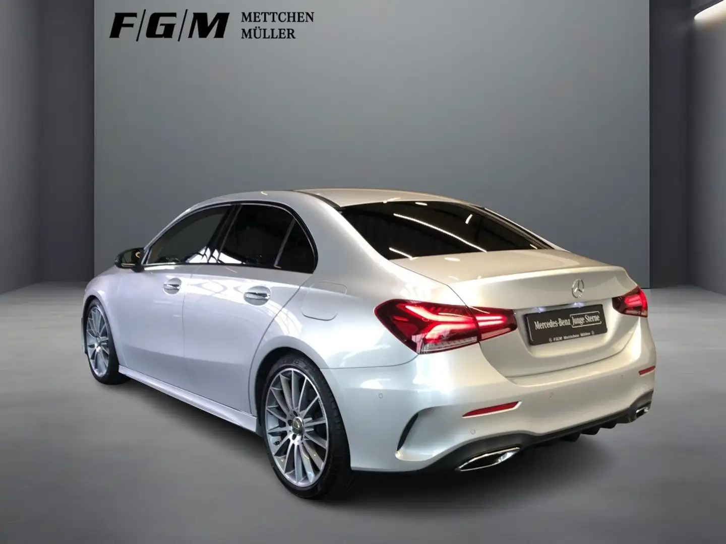 Mercedes-Benz A 250 4M Burm|HUD|KeyGo|MBeam|S-Dach|Standhz Ezüst - 2