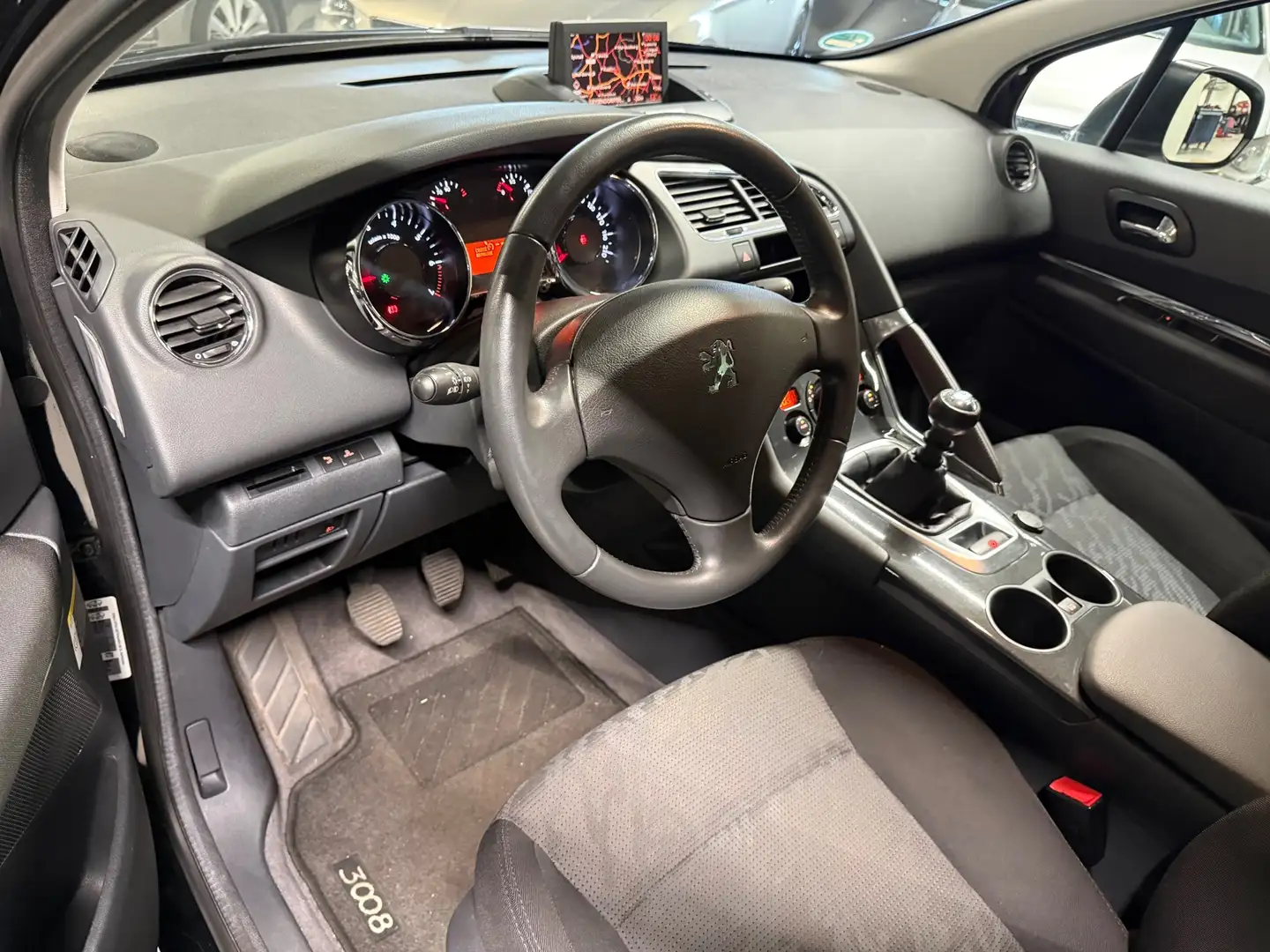 Peugeot 3008 1.6 Turbo 156PK Pano|Navi|Trekhaak! Schwarz - 2