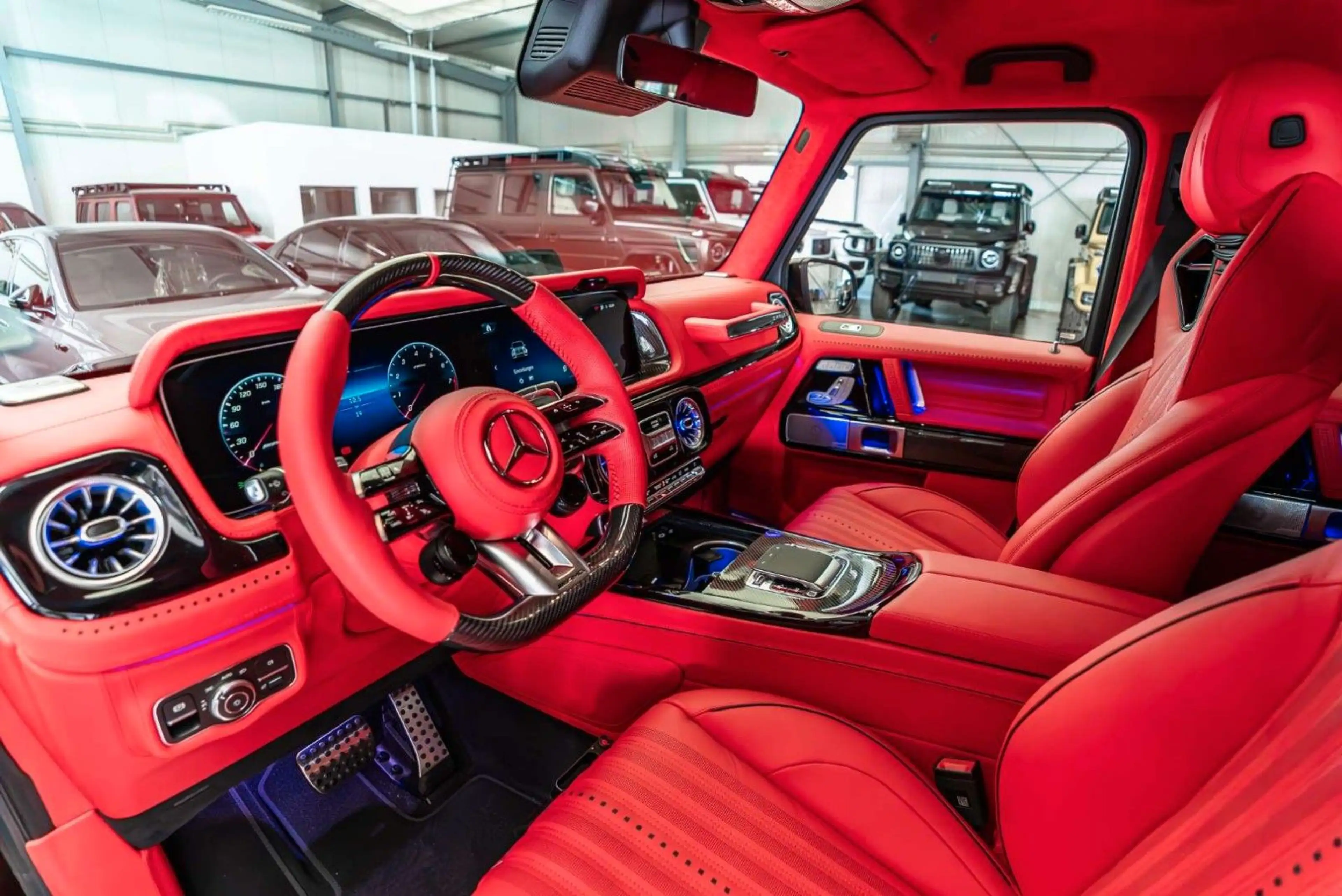 Mercedes-Benz G 63 AMG / FULL CARLEX RED SPORT SEATS / 2027 — photo 4