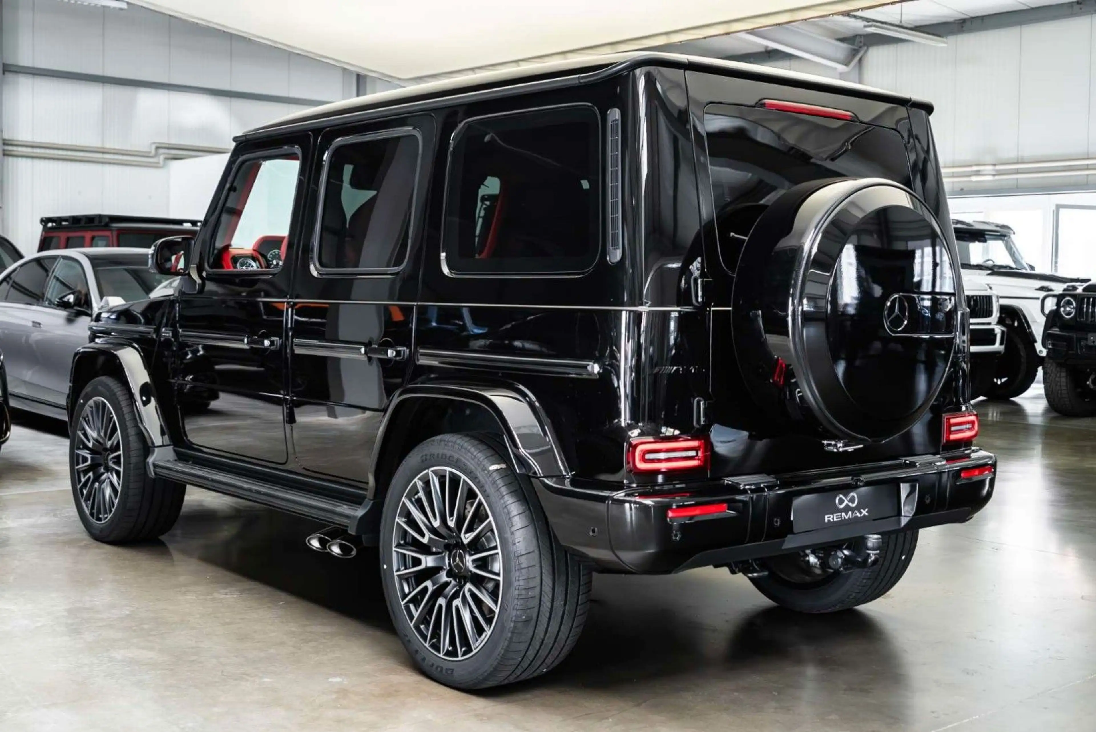 Mercedes-Benz G 63 AMG / FULL CARLEX RED SPORT SEATS / 2027 — photo 9