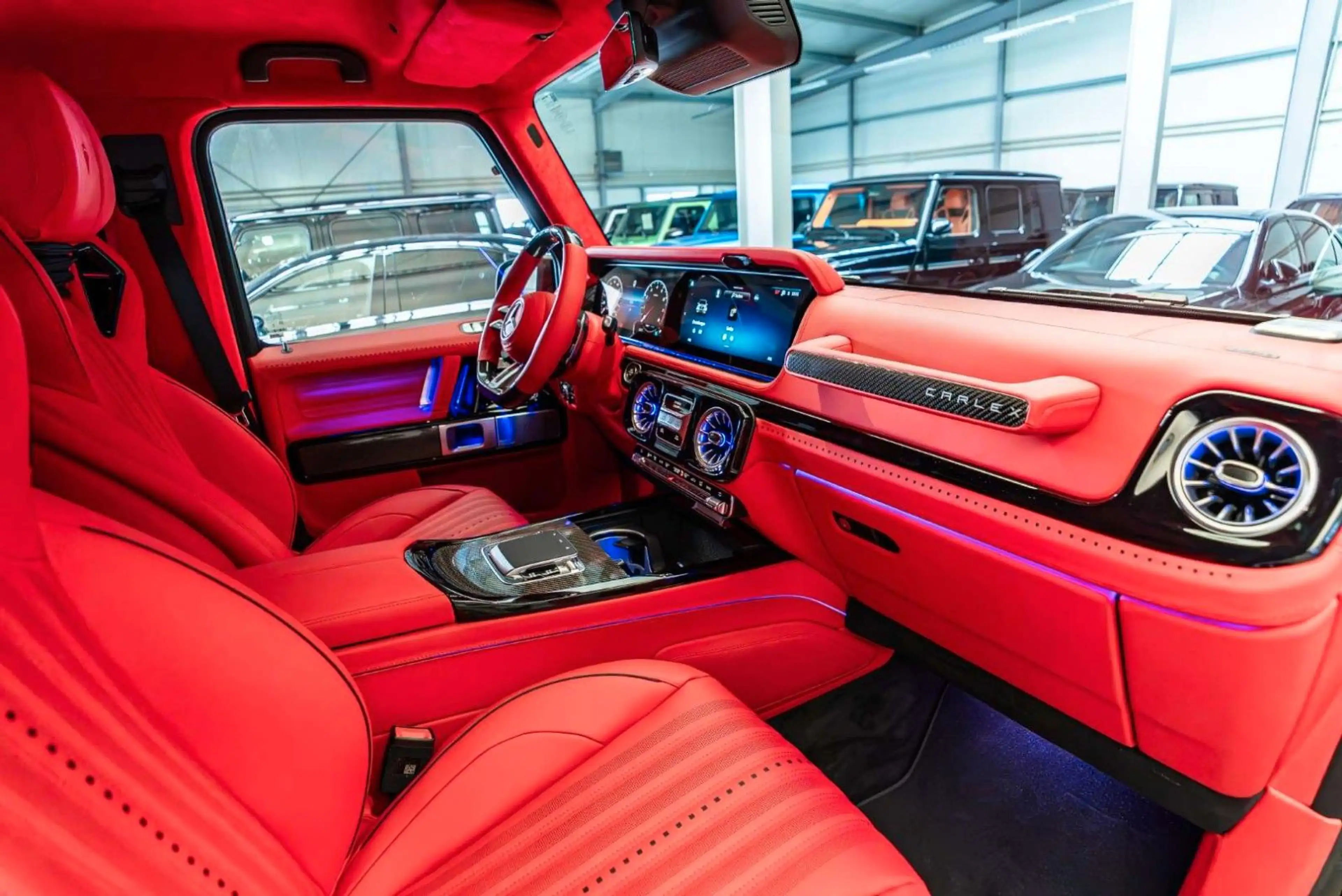 Mercedes-Benz G 63 AMG / FULL CARLEX RED SPORT SEATS / 2027 — photo 14