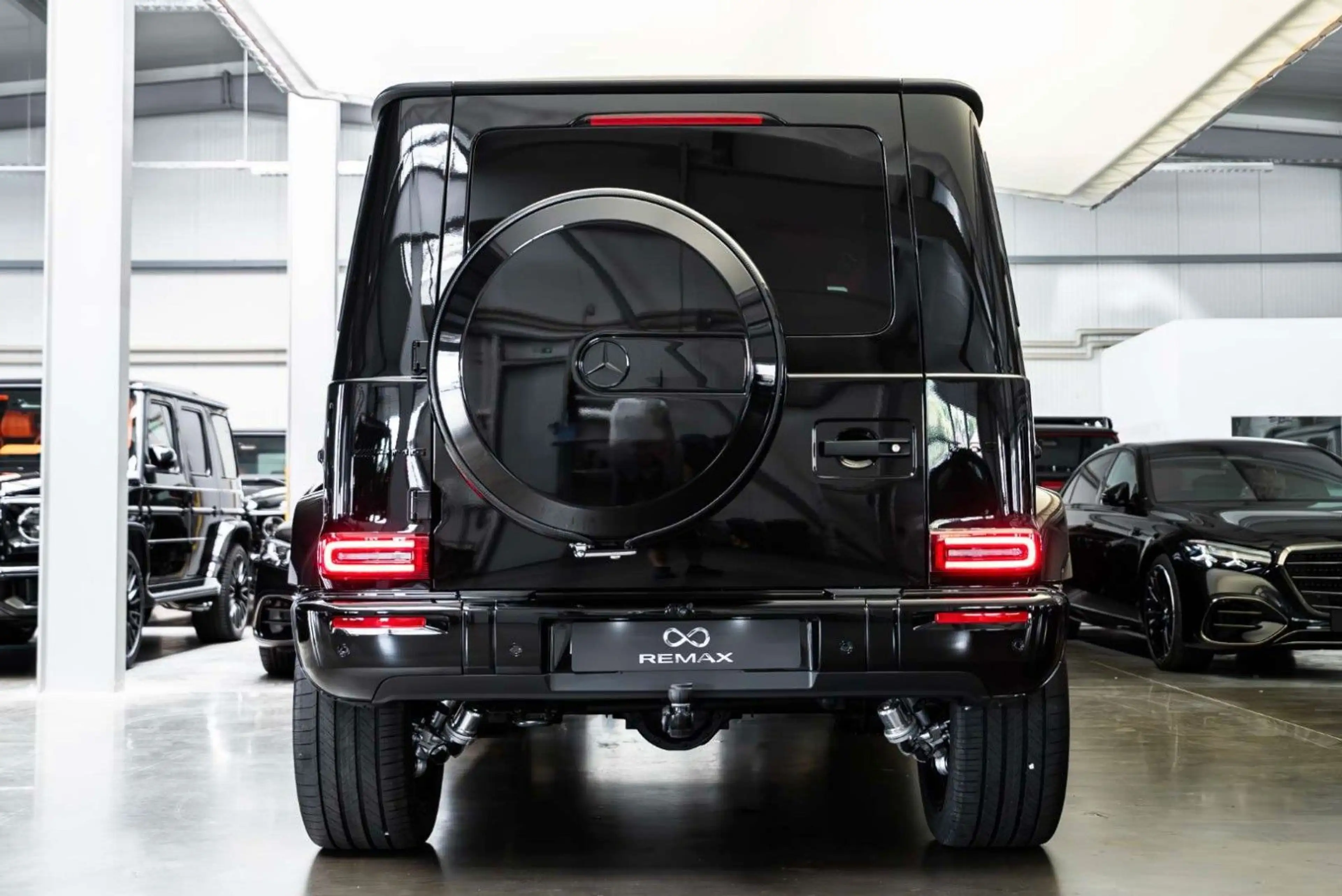Mercedes-Benz G 63 AMG / FULL CARLEX RED SPORT SEATS / 2027 — photo 10