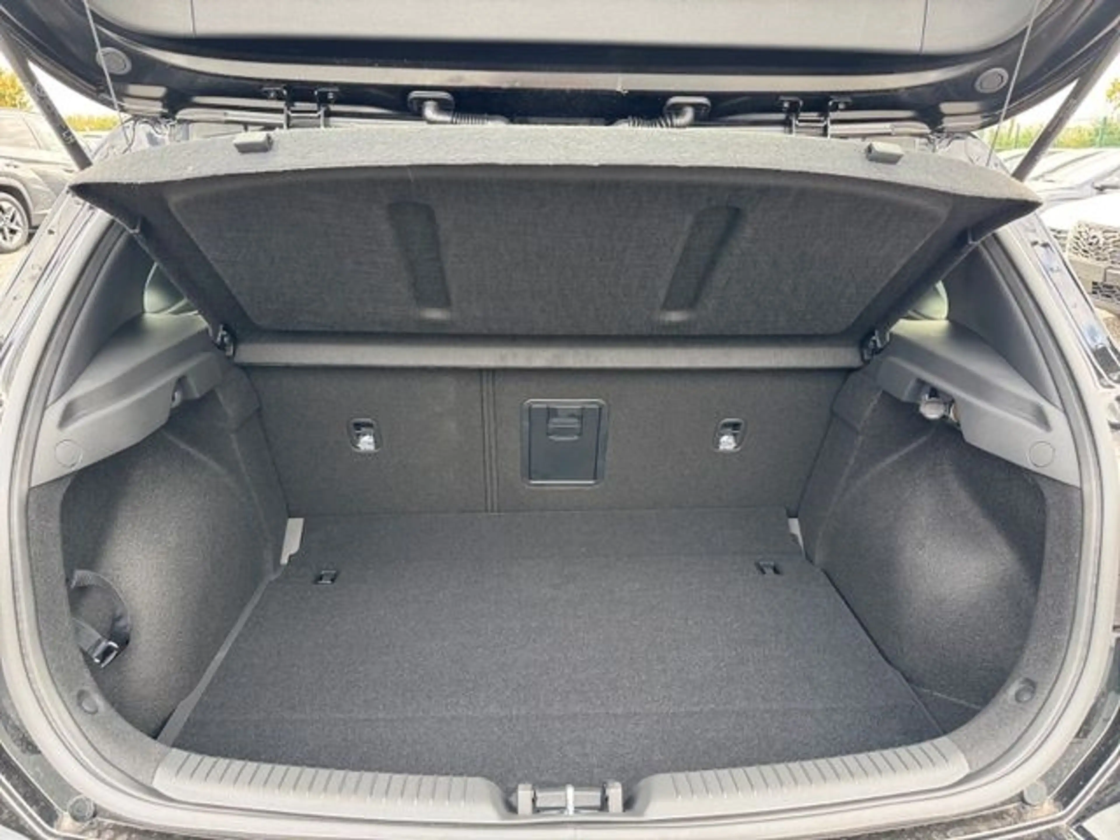 Hyundai i30 Mild-Hybrid 1.5 Turbo (+48V) 7-DCT N Line LED Spor — photo 7