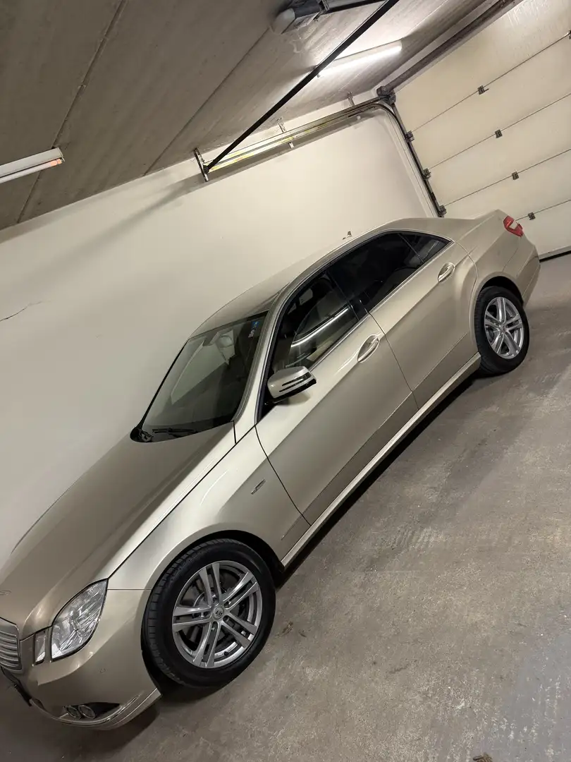 Mercedes-Benz E 250 Elegance BlueEfficiency CDI Aut. - 1