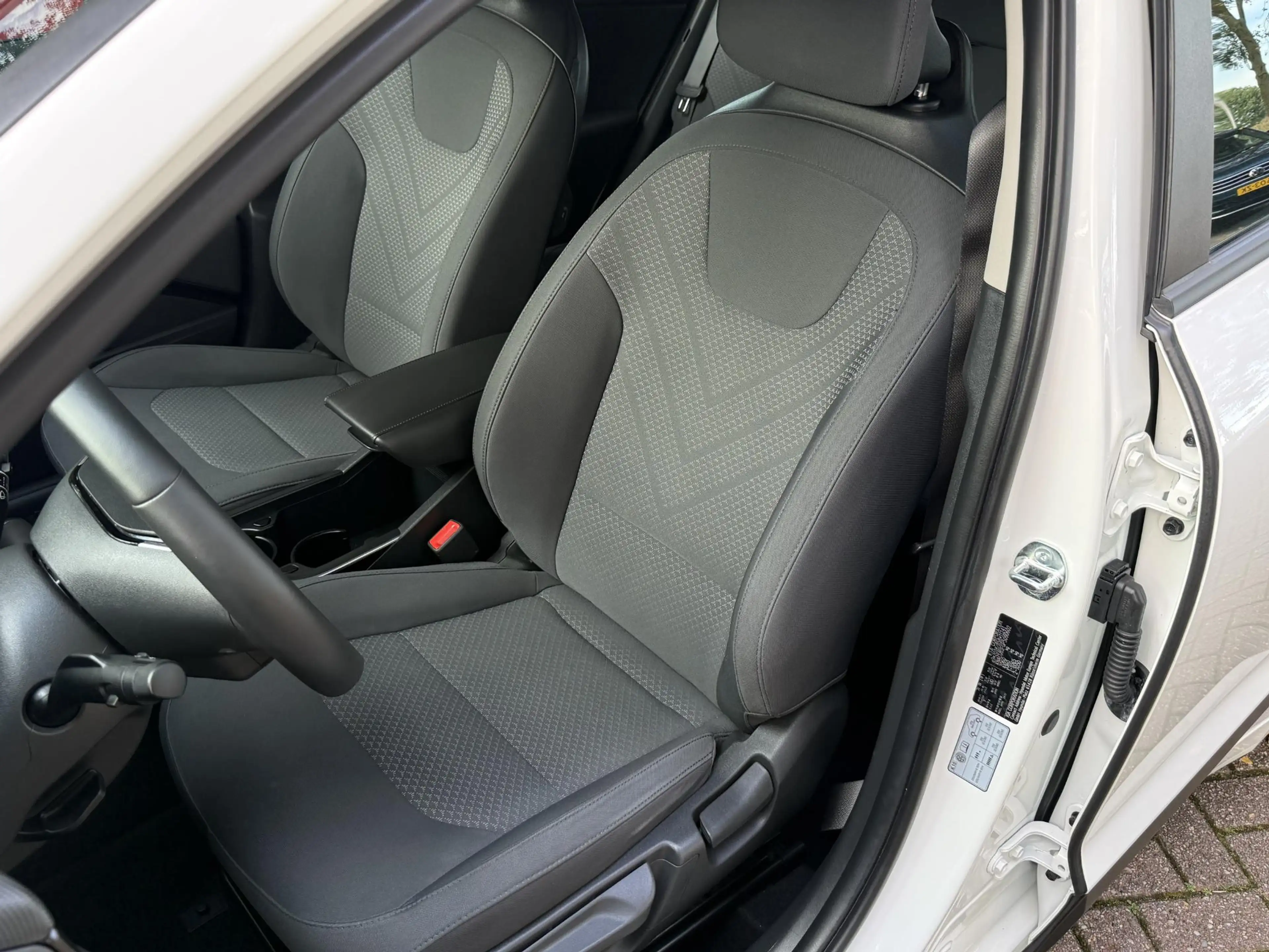 Kia Niro 1.6 GDi Hybrid PHEV | Navigatie via Apple Carplay — photo 17