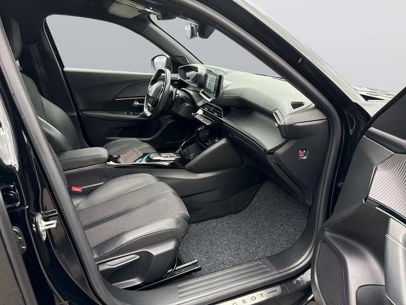 Peugeot 2008 Neuer 2008 GT PureTech 130 EAT8 — photo 12