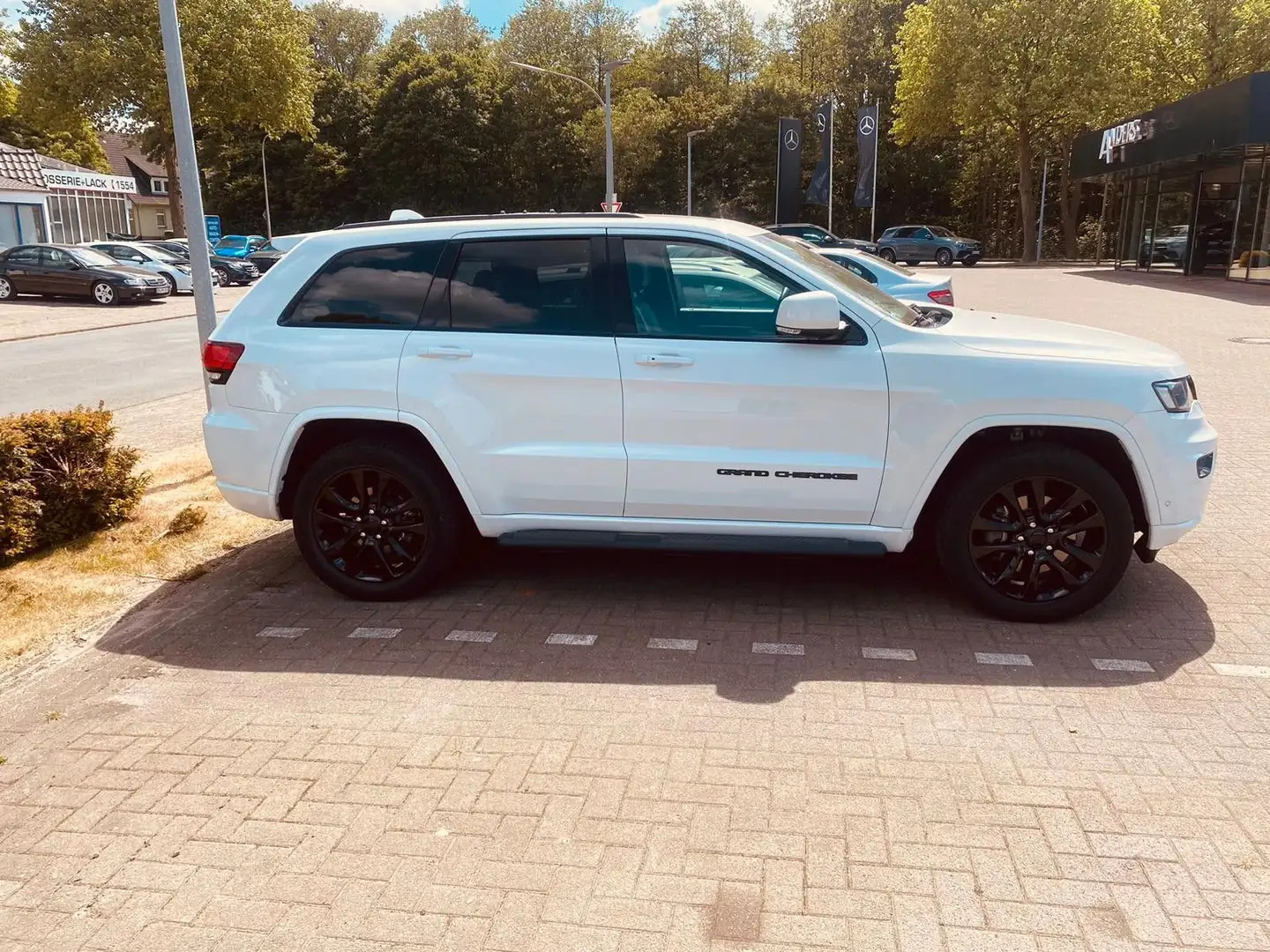 Jeep Grand Cherokee 3.0 CRD Limited Night Eagle Weiß - 1