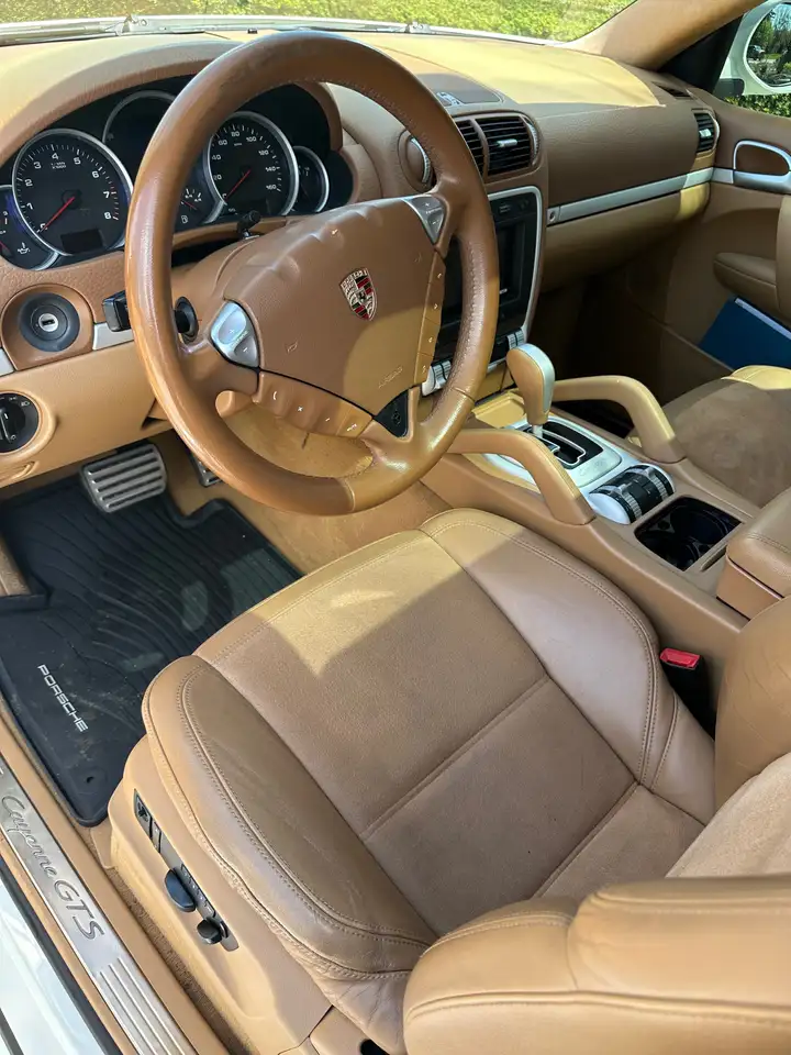 Porsche Cayenne снимка Porsche Cayenne