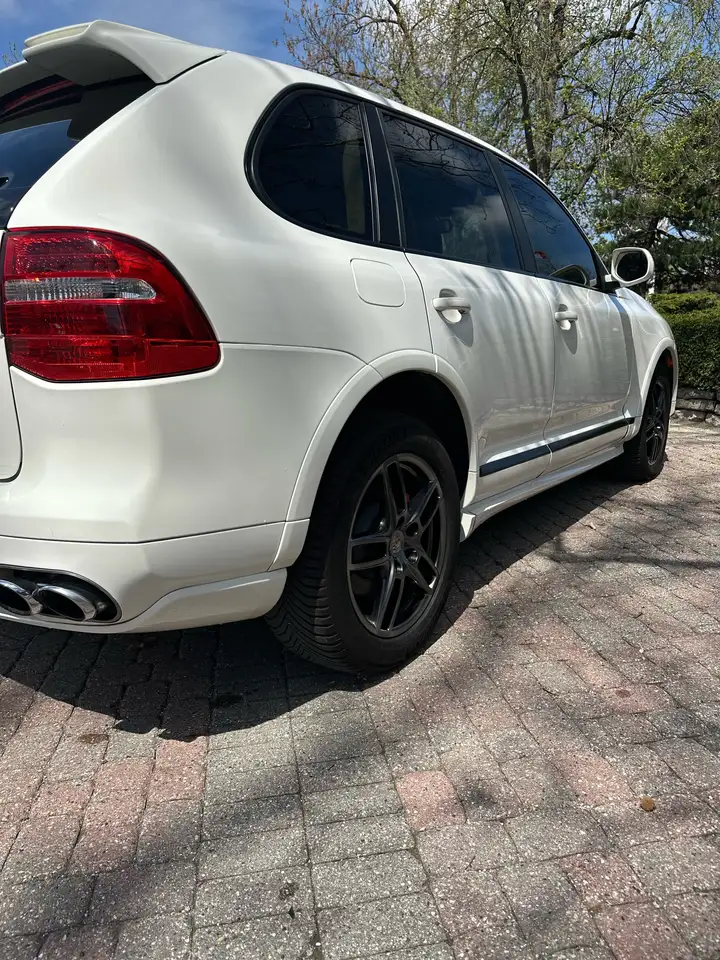 Porsche Cayenne снимка Porsche Cayenne