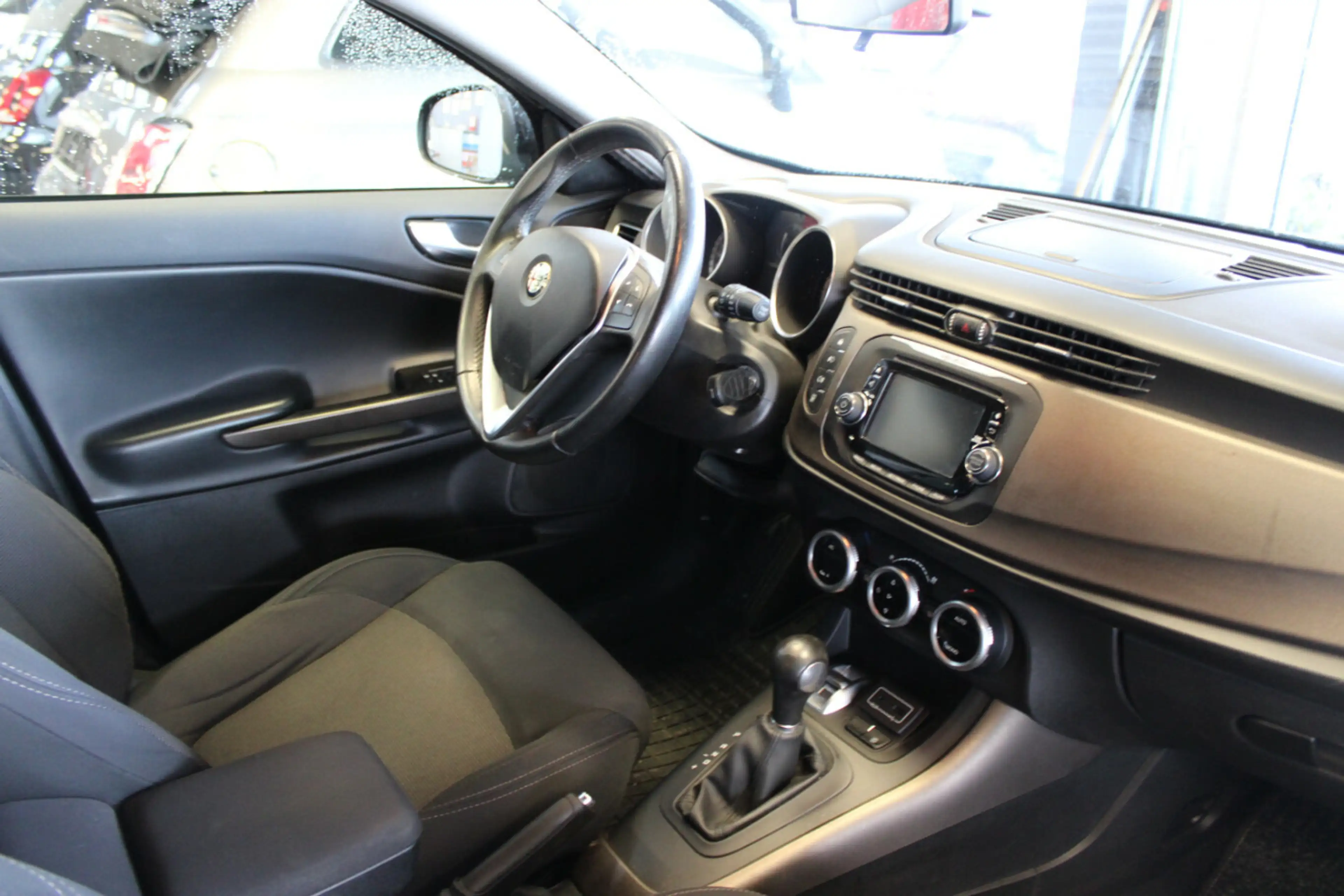Alfa Romeo Giulietta 1.4 TB 16V Multair TCT Turismo — photo 11