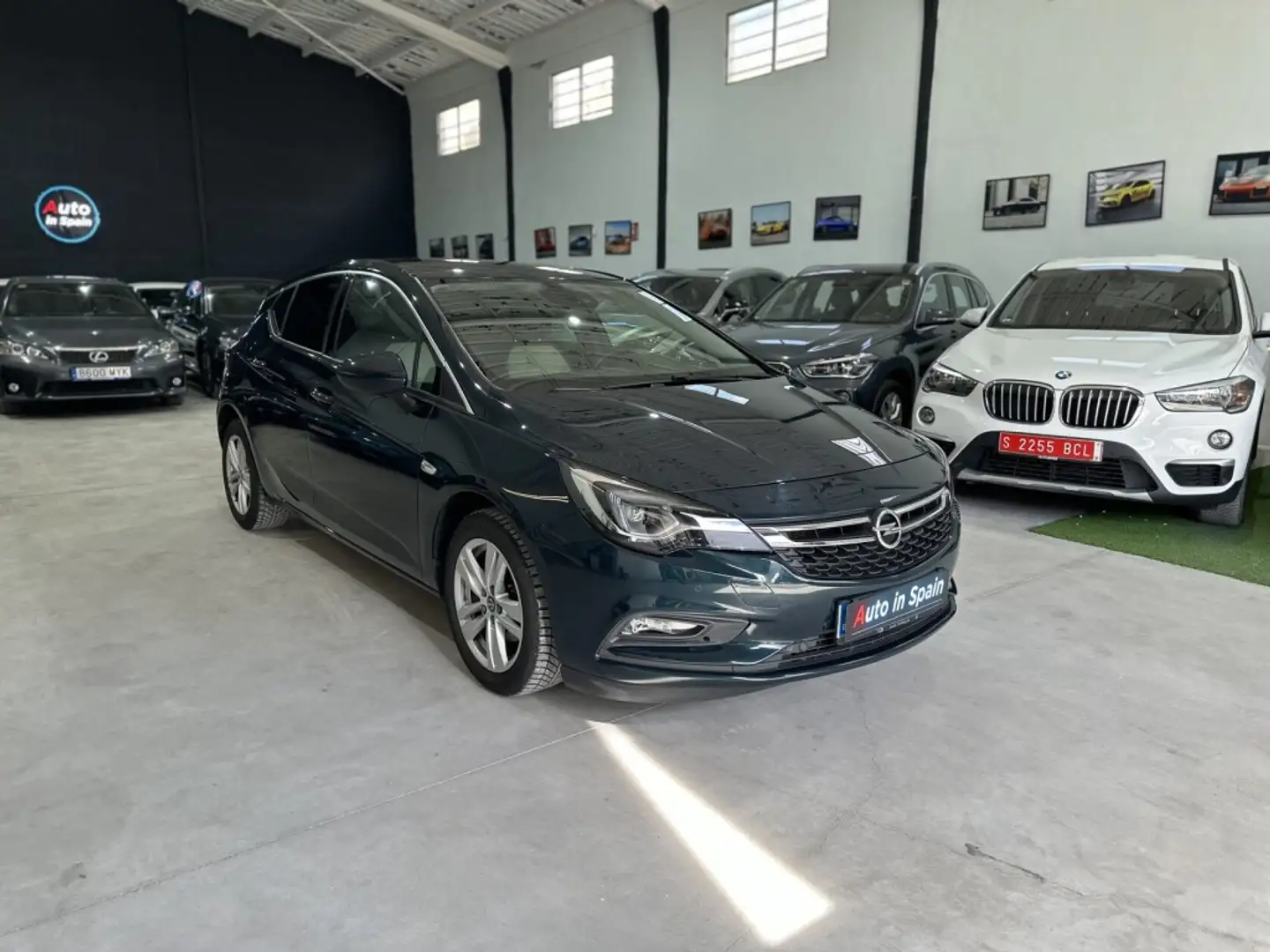 Opel Astra ST 1.0T S/S Selective 105 Aut. Grau - 1