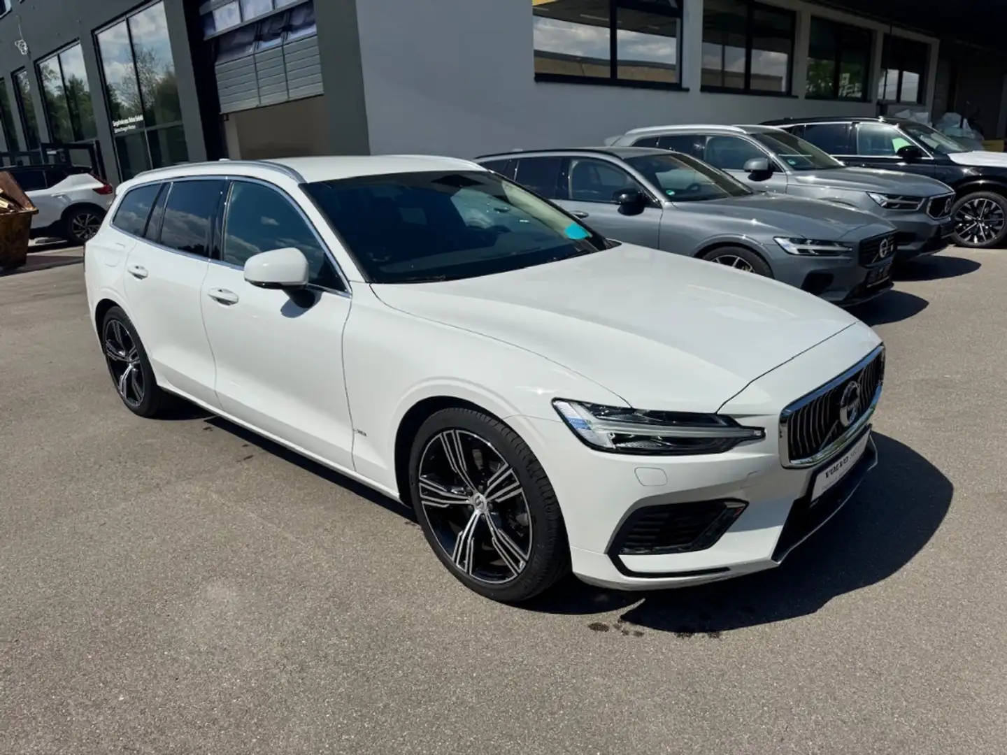 Volvo V60 Inscription Expression Recharge Plug-In Hybrid AWD Wit - 2