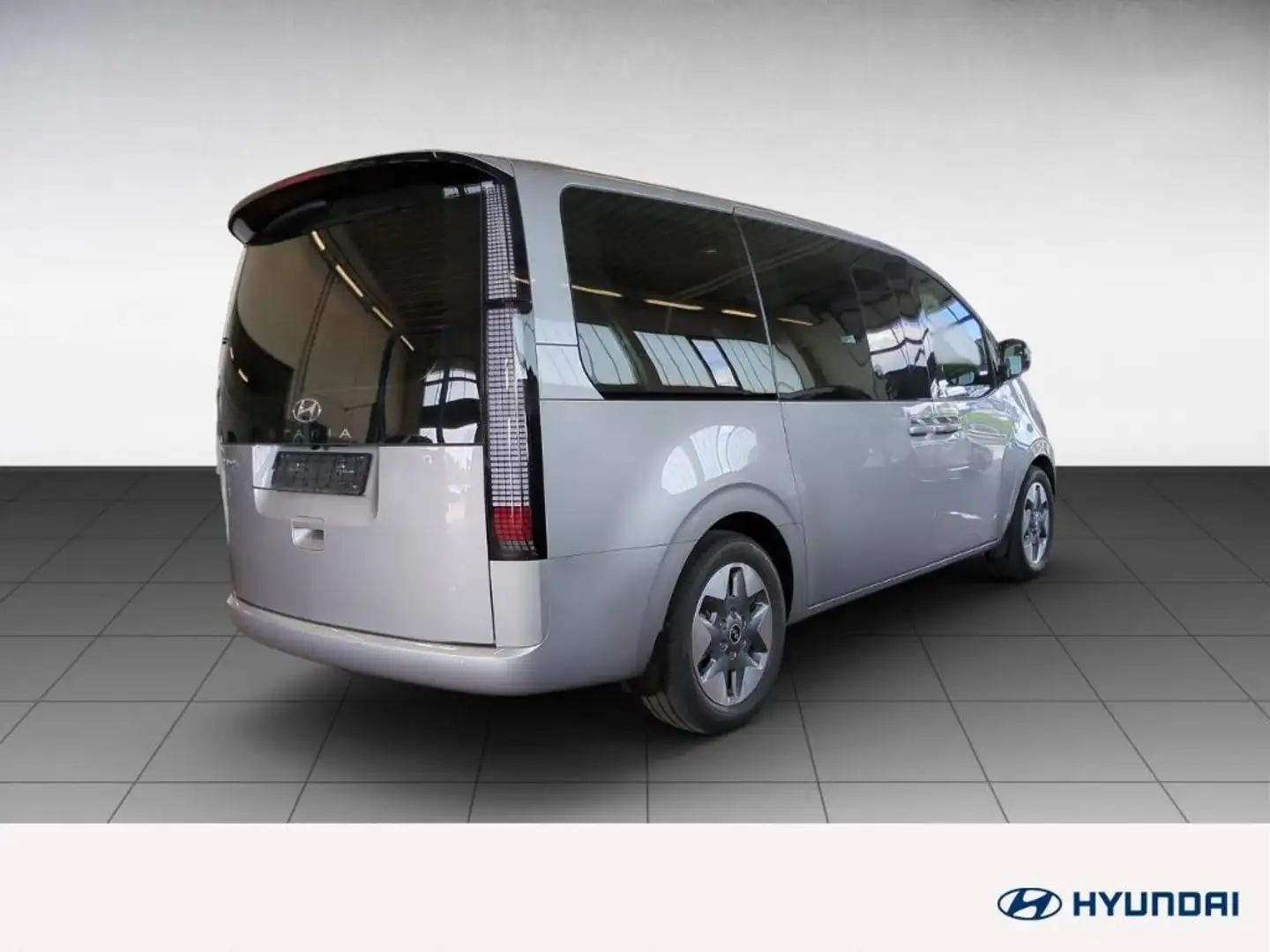 Hyundai STARIA CRDi 2WD AT PRIME 9-Sitz el.ST+HK 360°AHK Silber - 2