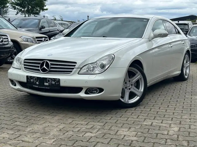 Mercedes-Benz CLS 350 Schiebedach Klima SHZ PDC Tempomat Xenon