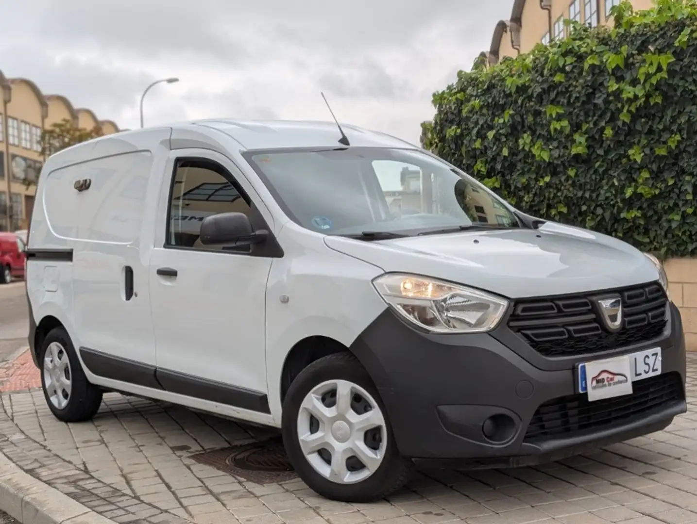 Dacia Dokker Comercial Van 1.6 GLP Essential 80kW Wit - 1