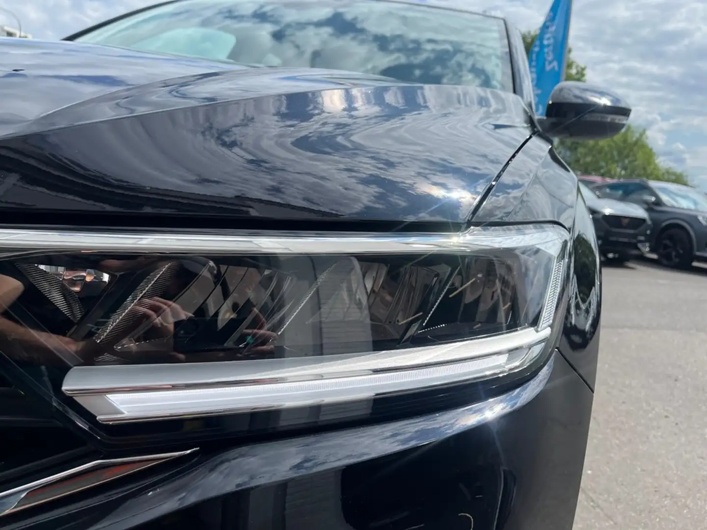 Volkswagen T-Roc 1.5 l TSI DSG Schwarz - 2