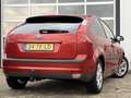 Ford Focus 1.4-16V Trend 81pk | APK tot 01-09-2026! | Airco | Rood - thumbnail 2