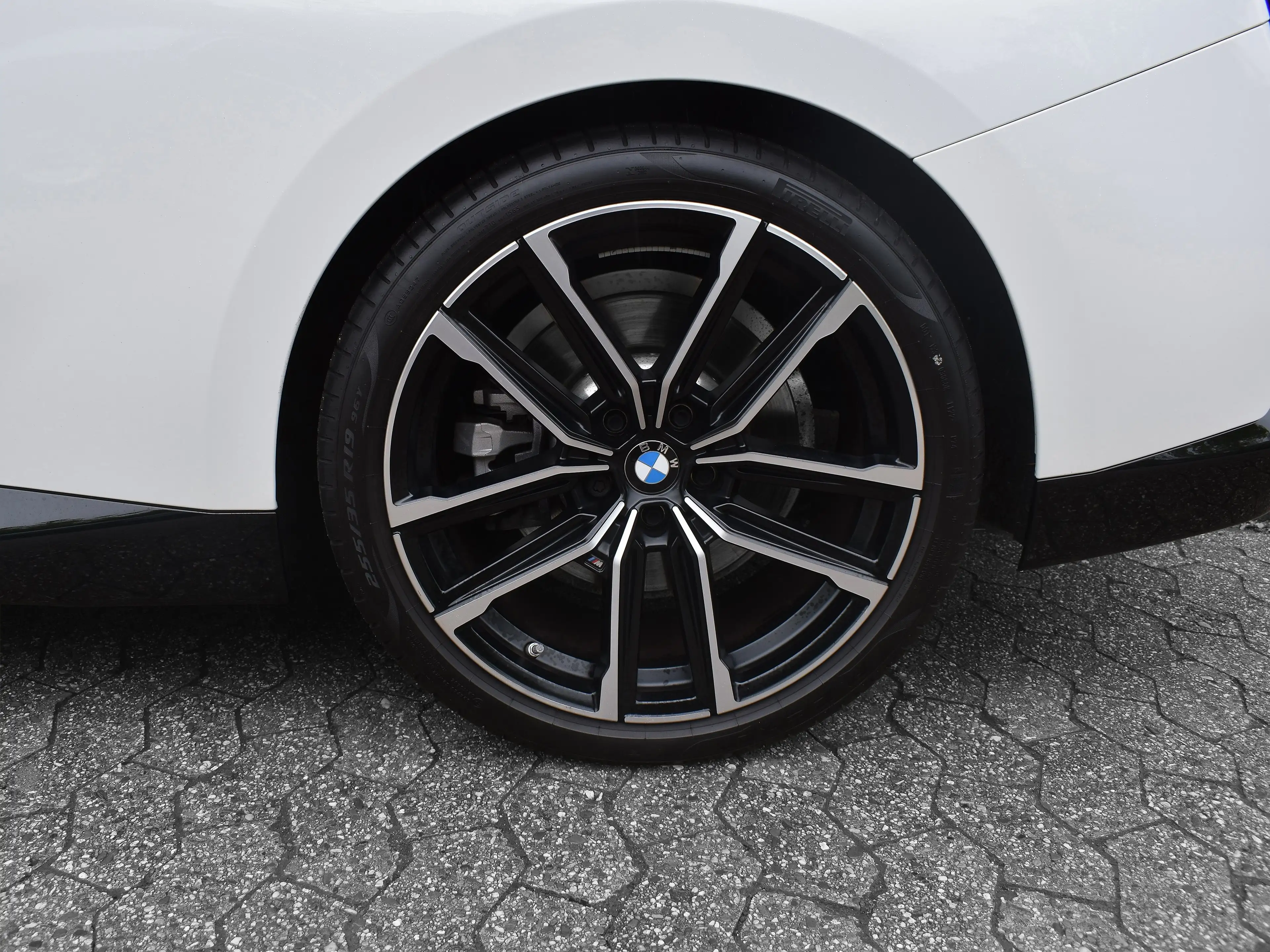 BMW 230 i Coupé — photo 4