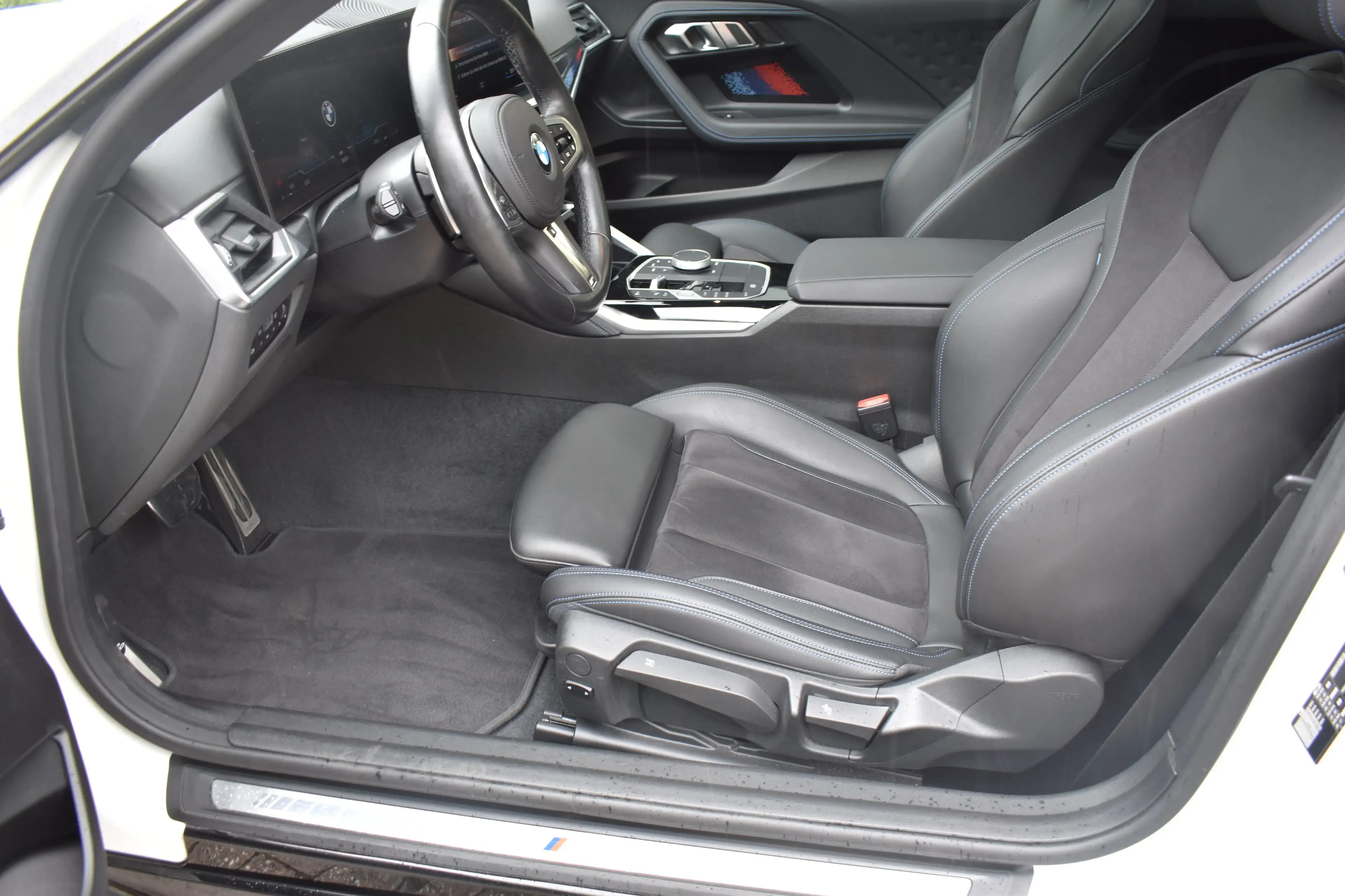 BMW 230 i Coupé — photo 10