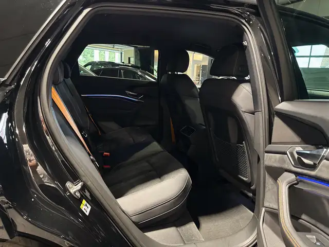 Audi E-Tron view 18