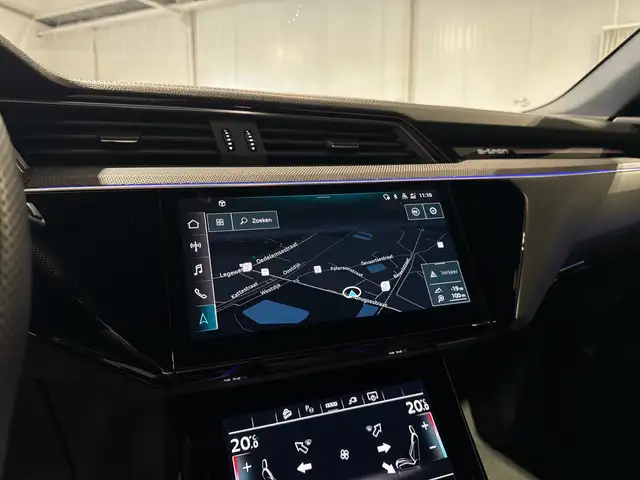 Audi E-Tron view 27